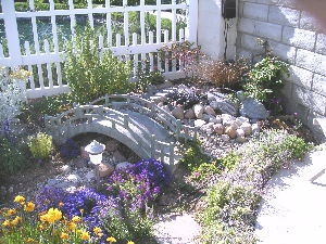 Miniature Japanese garden Small space theme garden