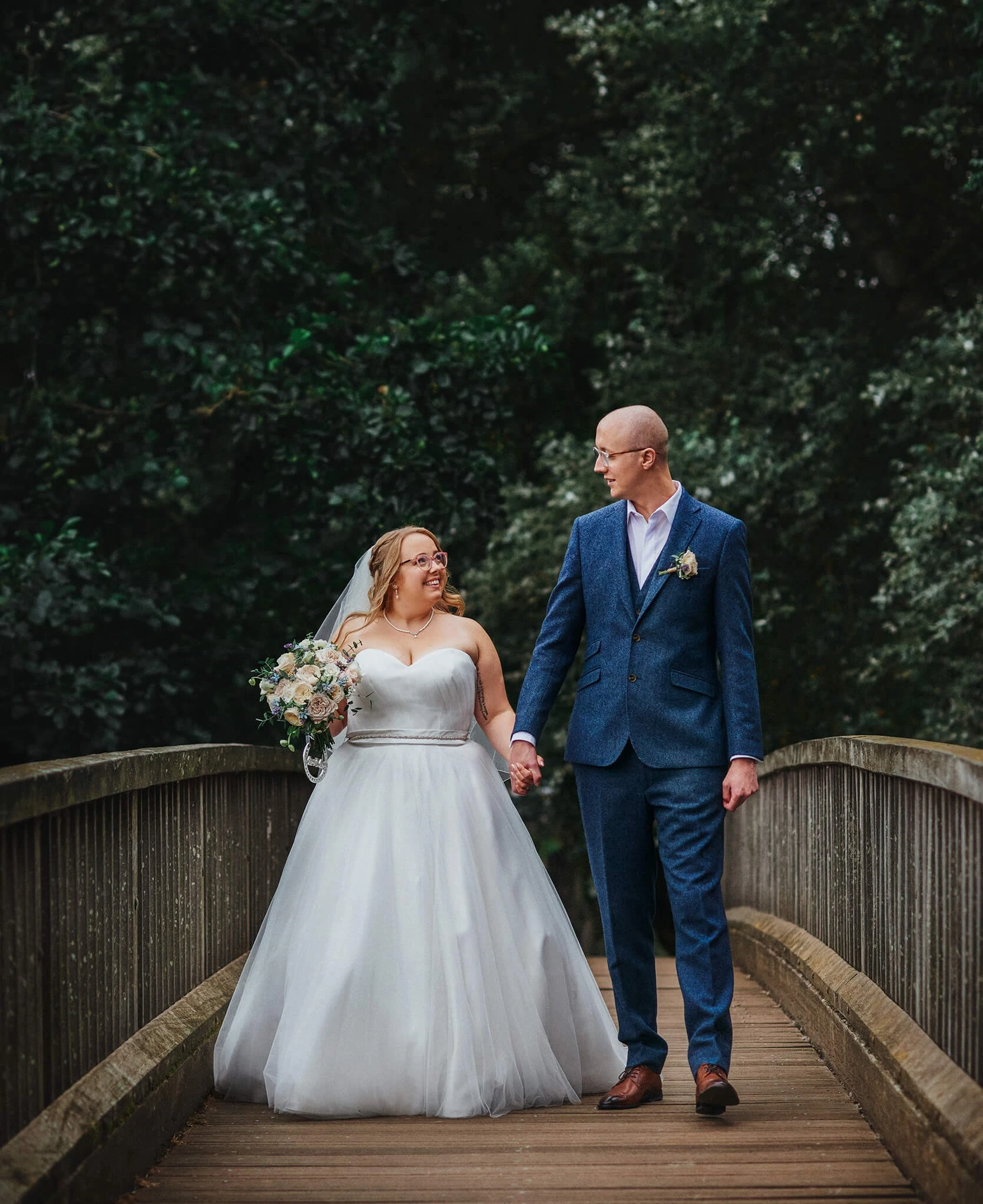 0256166920441780-weddingphotographerinneedhamlakessuffolkkeziatanphoto.jpg