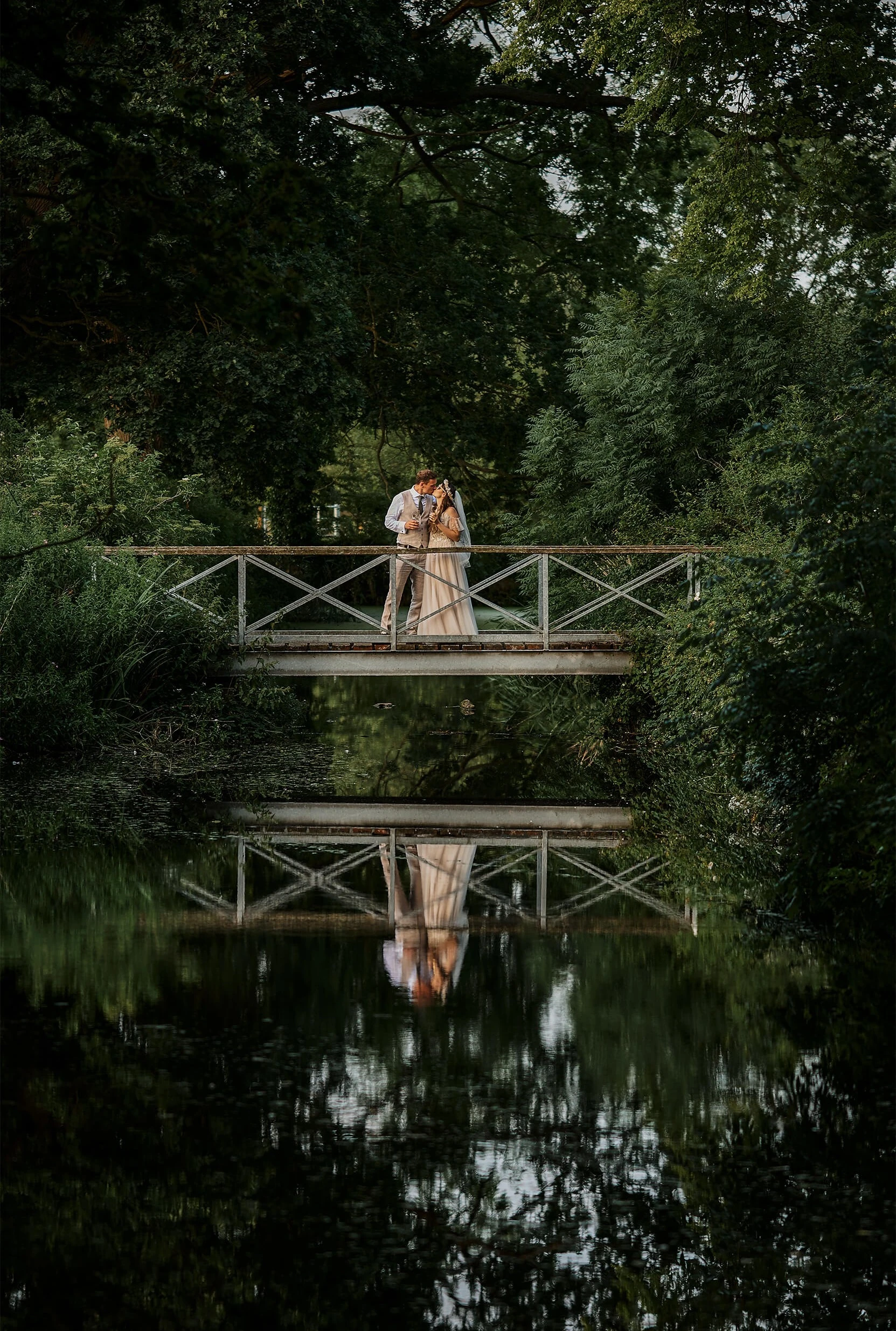 027166324711680-editorial-romantic-alternative-wedding-photographer-uk-countryside-eco-friendly--17535319201357.jpg