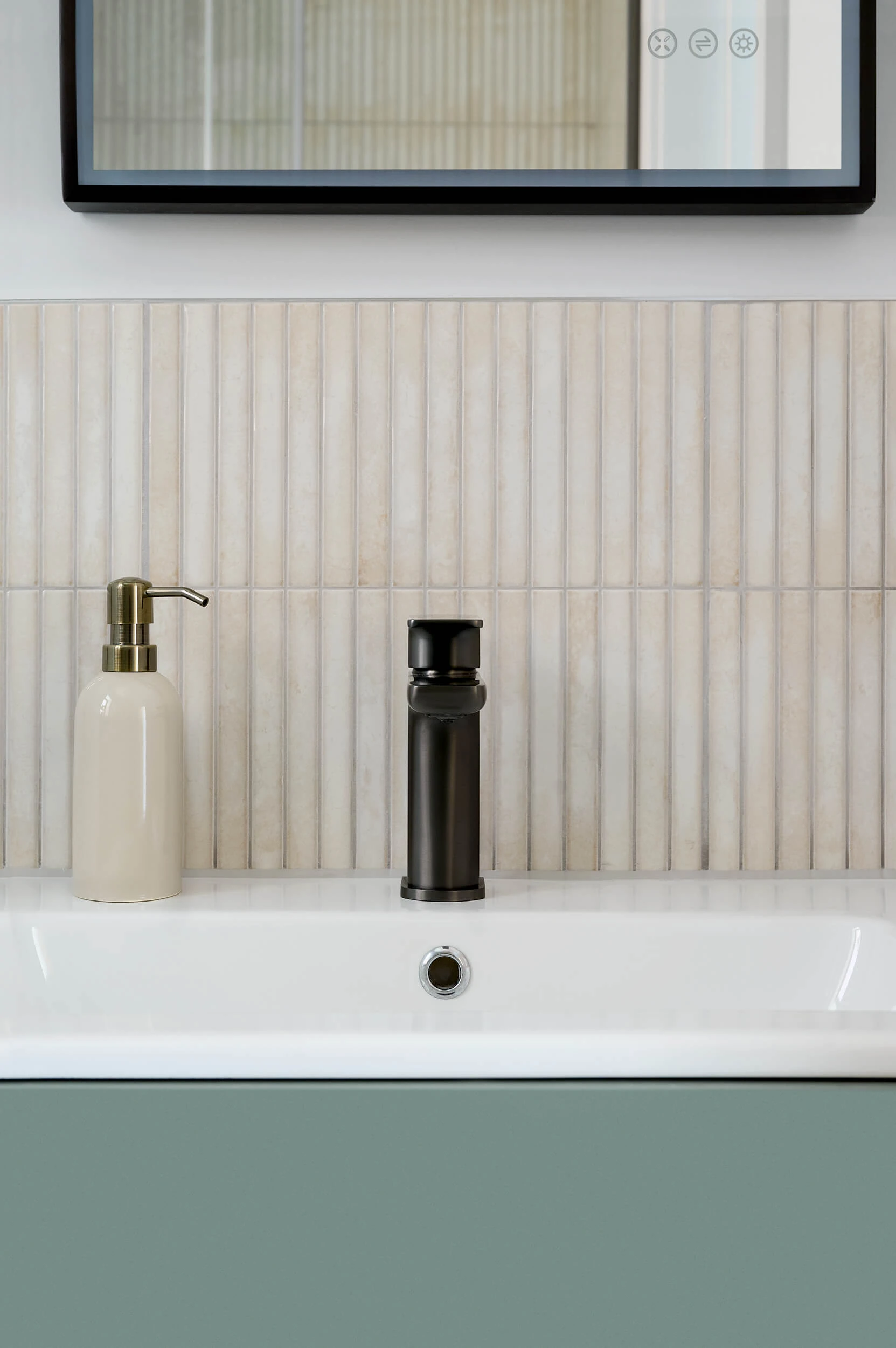 1314-modern-detail-bathroom-surrey-interior-photographer-kezia-tan-17604473255234.jpg
