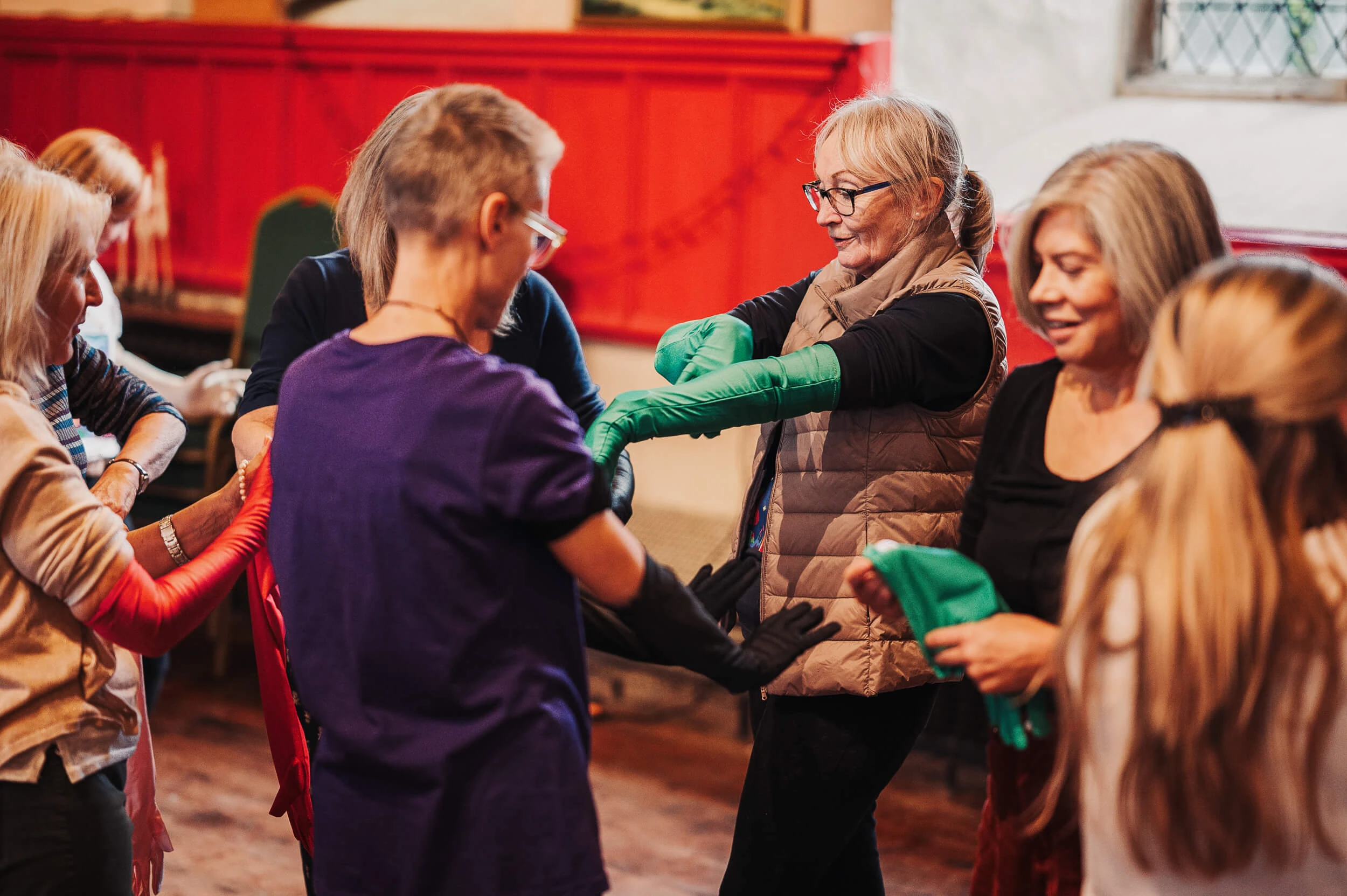 1472-burlesque-workshop-wamfest-health-wellbeing-event-photography-by-kezia-tan-suffo-17440463248168.jpg