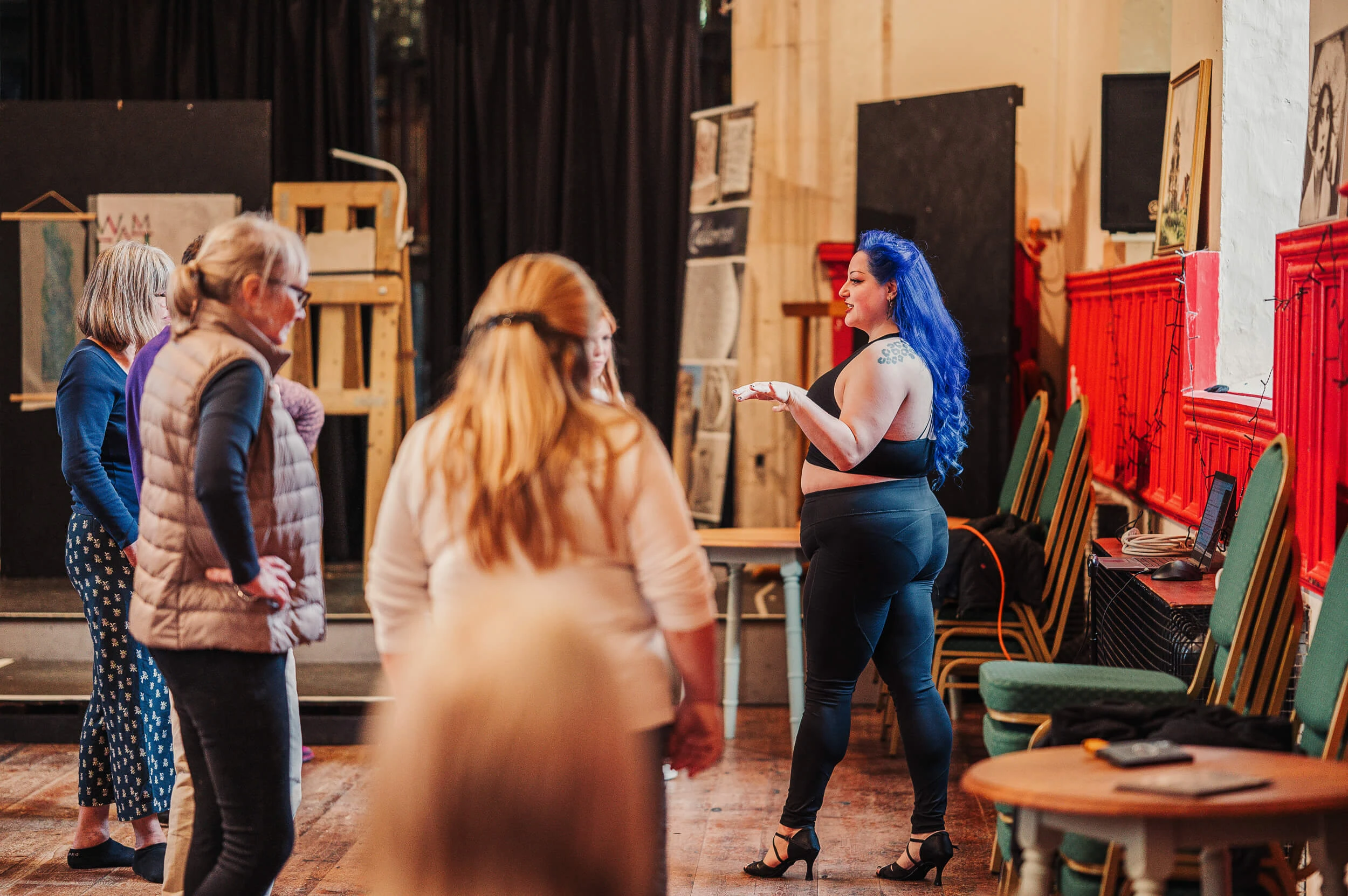 1472-burlesque-workshop-wamfest-health-wellbeing-event-photography-by-kezia-tan-suffo-17440463249029.jpg