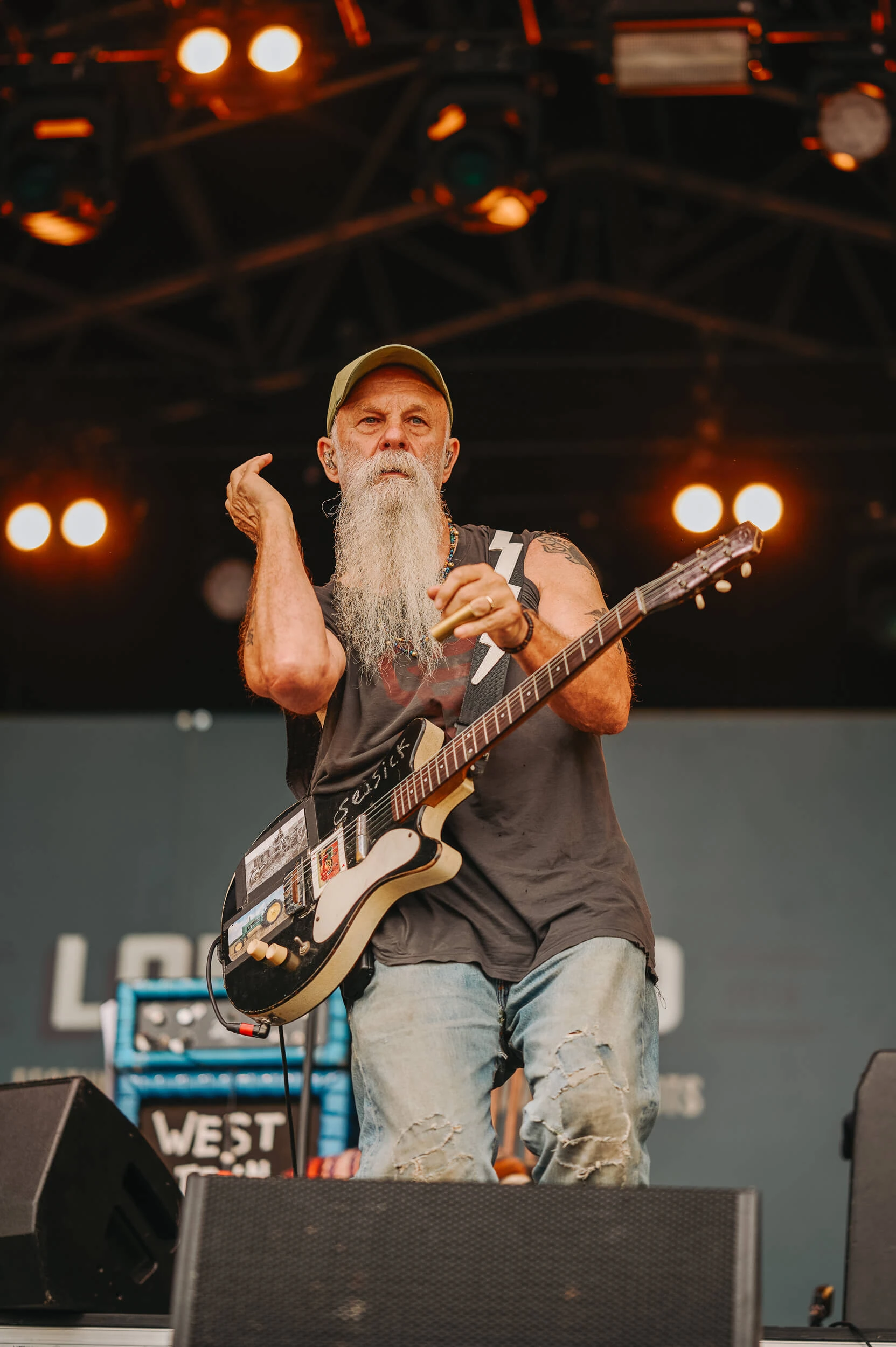 1482-seasick-steve-the-long-road-festival-country-music-photographer-kezia-tan-17683370482494.jpg