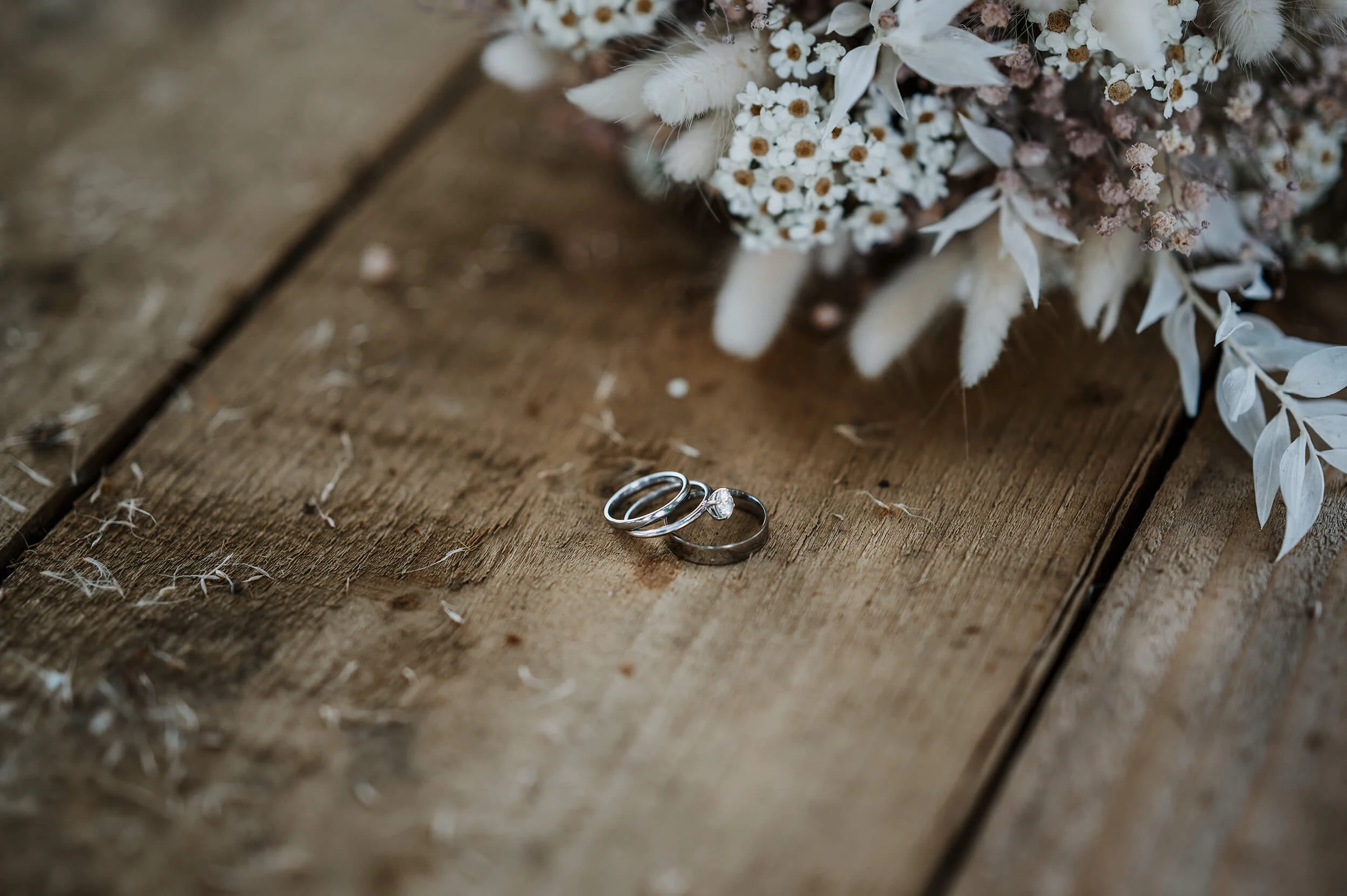 1620-editorial-romantic-alternative-wedding-photographer-uk-countryside-eco-friendly--17535431167514.jpg