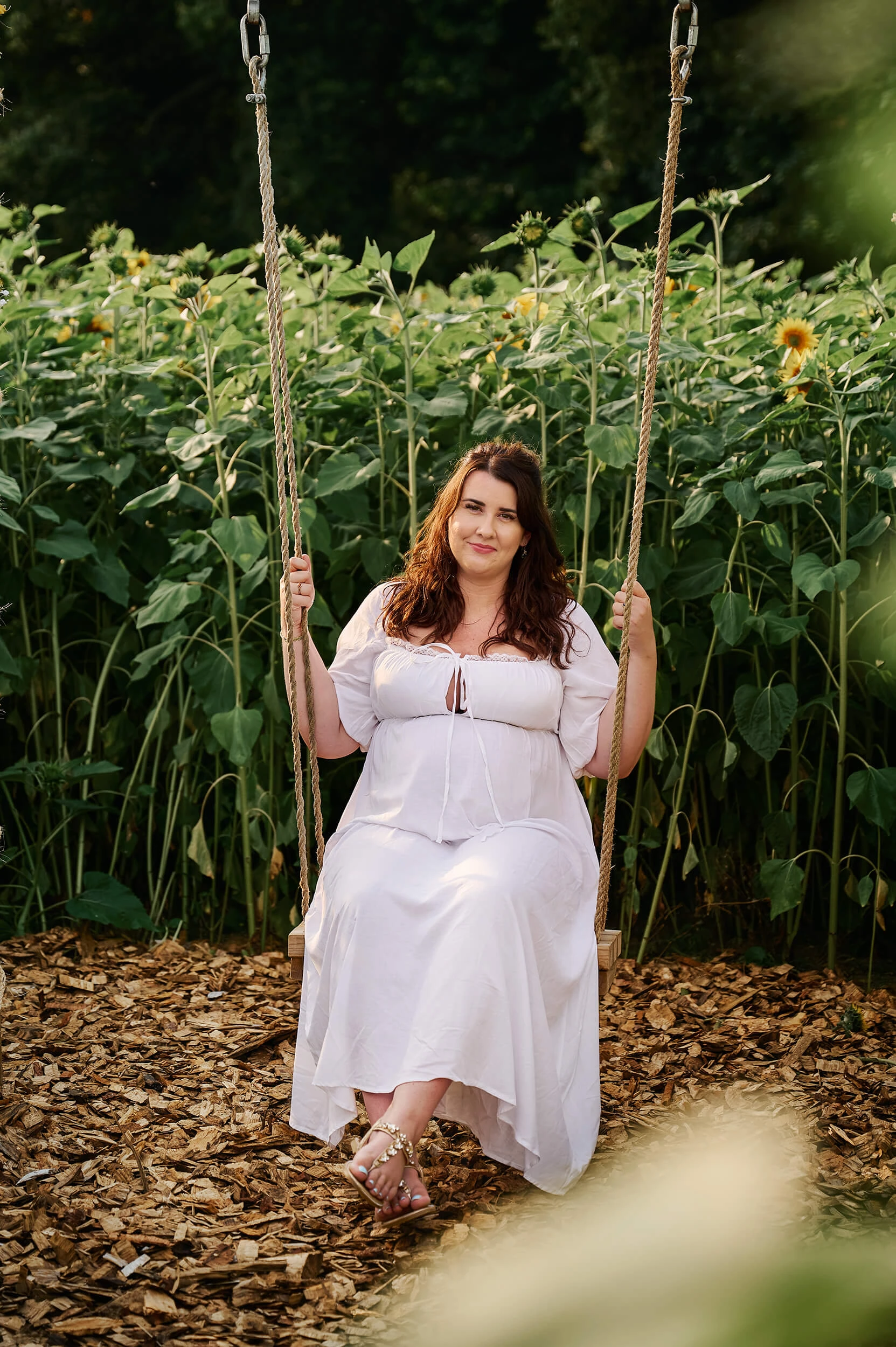 1794-relaxed-outdoor-maternity-photographer-london-surrey-suffolk-12-17539650570617.jpg
