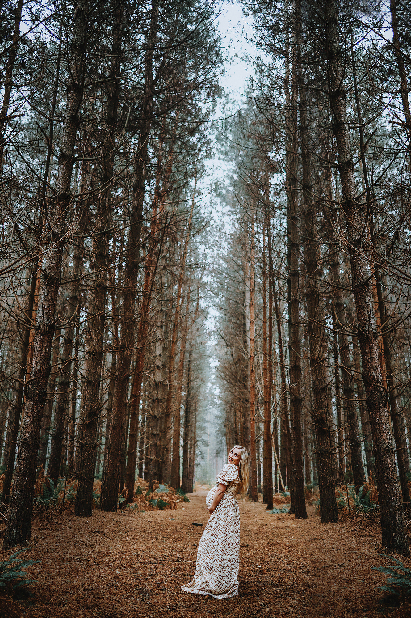 relaxed-outdoor-maternity-photographer-in-rendlesham-tall-trees