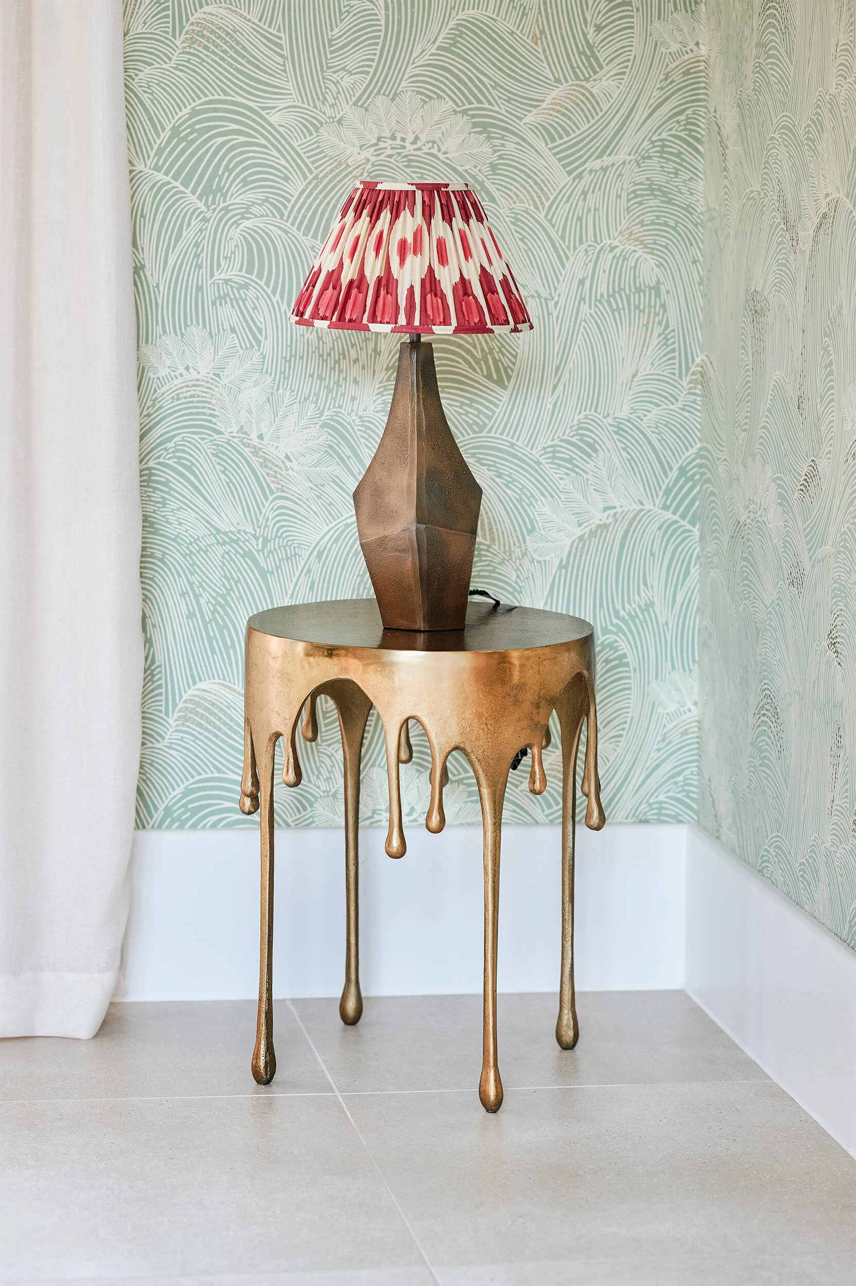 bold-gold-drip-side-table-interior-decor
