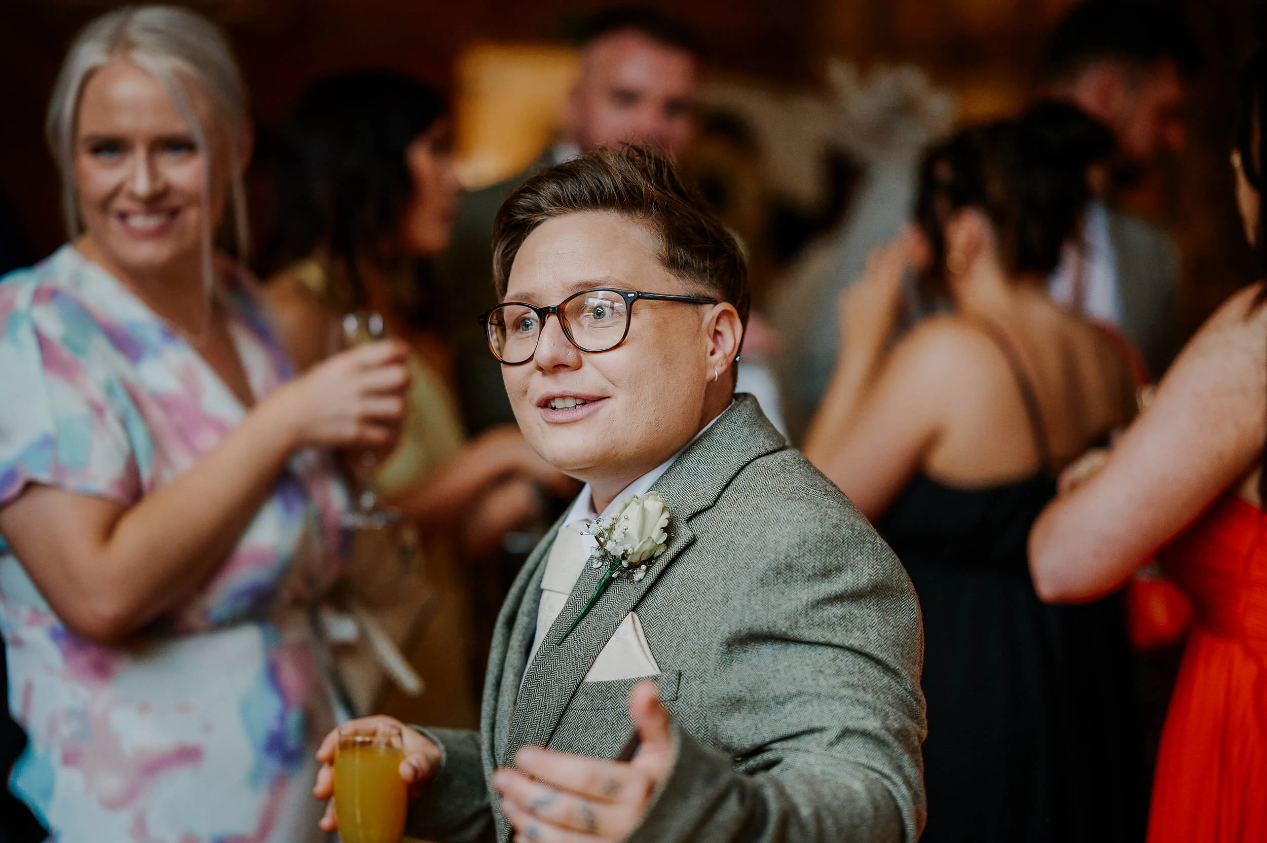 alternative-countryside-barn-wedding-in-suffolk-photograhper-