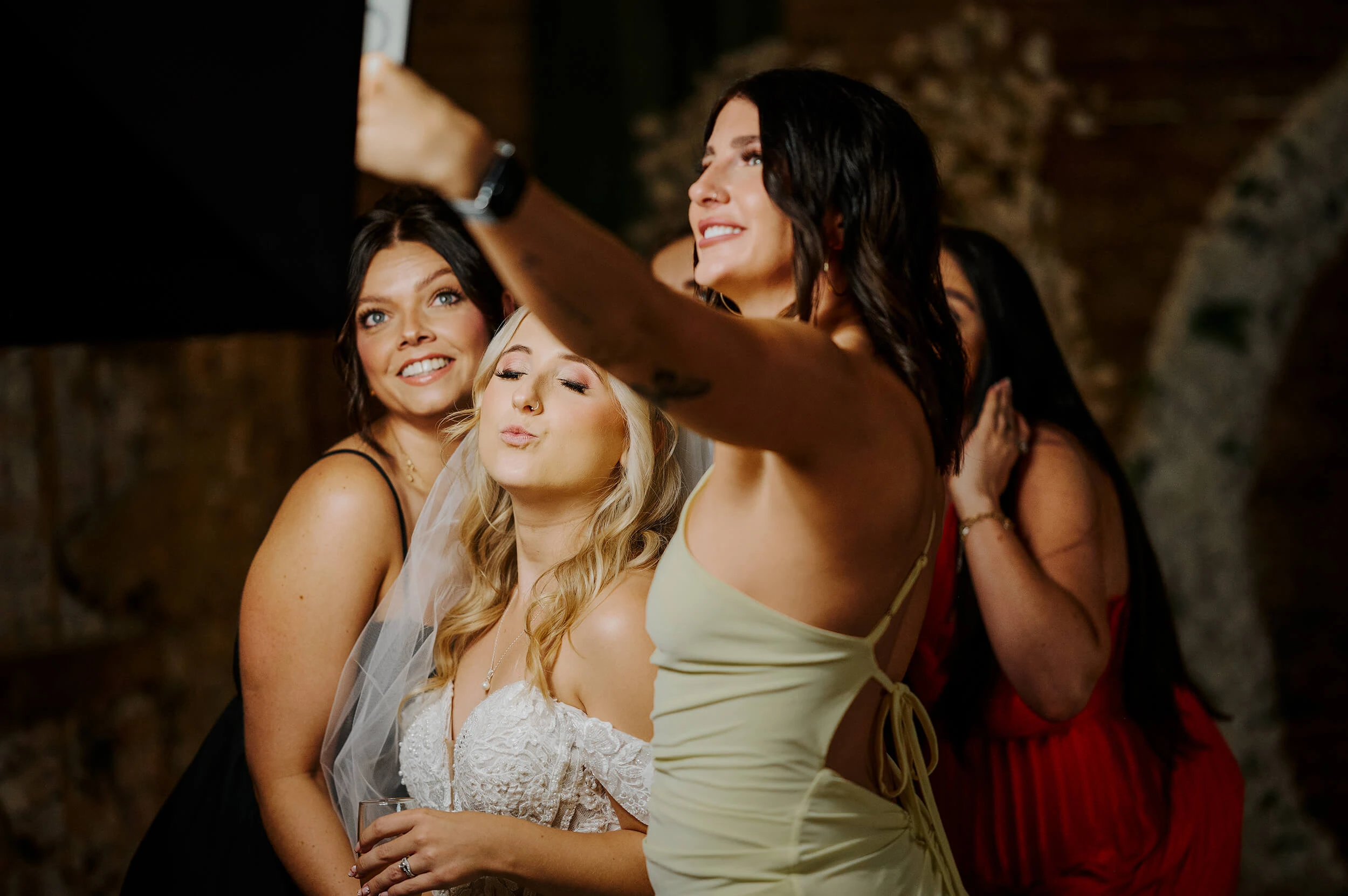 alternative-countryside-barn-wedding-in-suffolk-photograhper-
