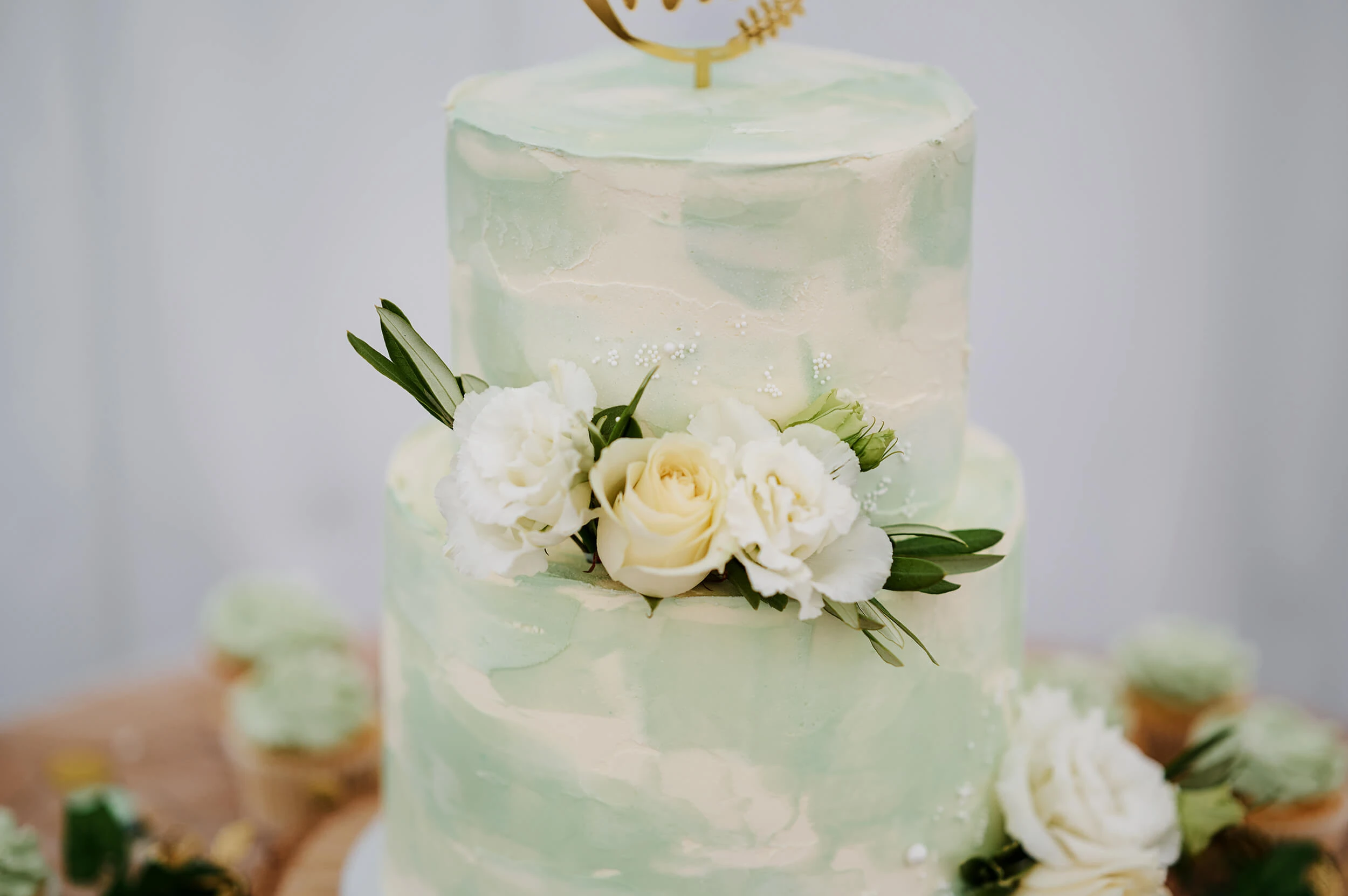 cake-ideas-alternative-countryside-wedding-in-suffolk-photograhper-