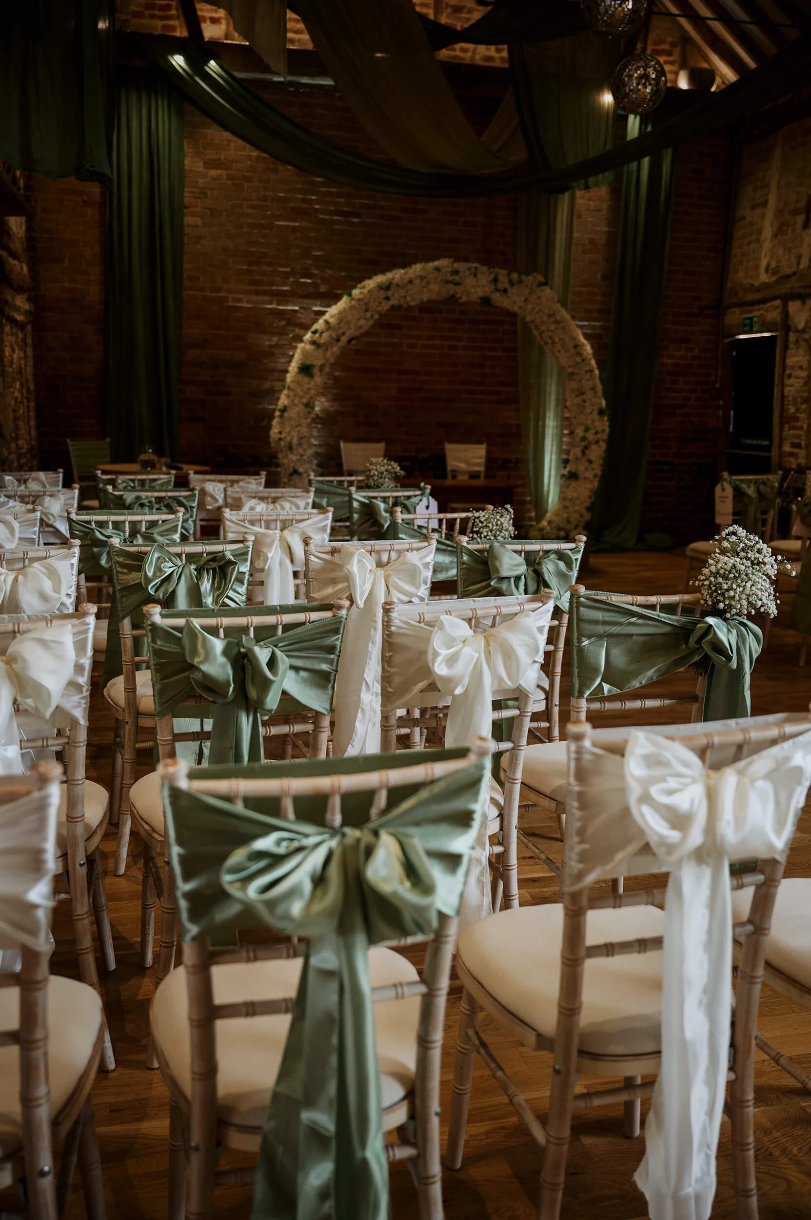 alternative-countryside-wedding-in-suffolk-photograhper-