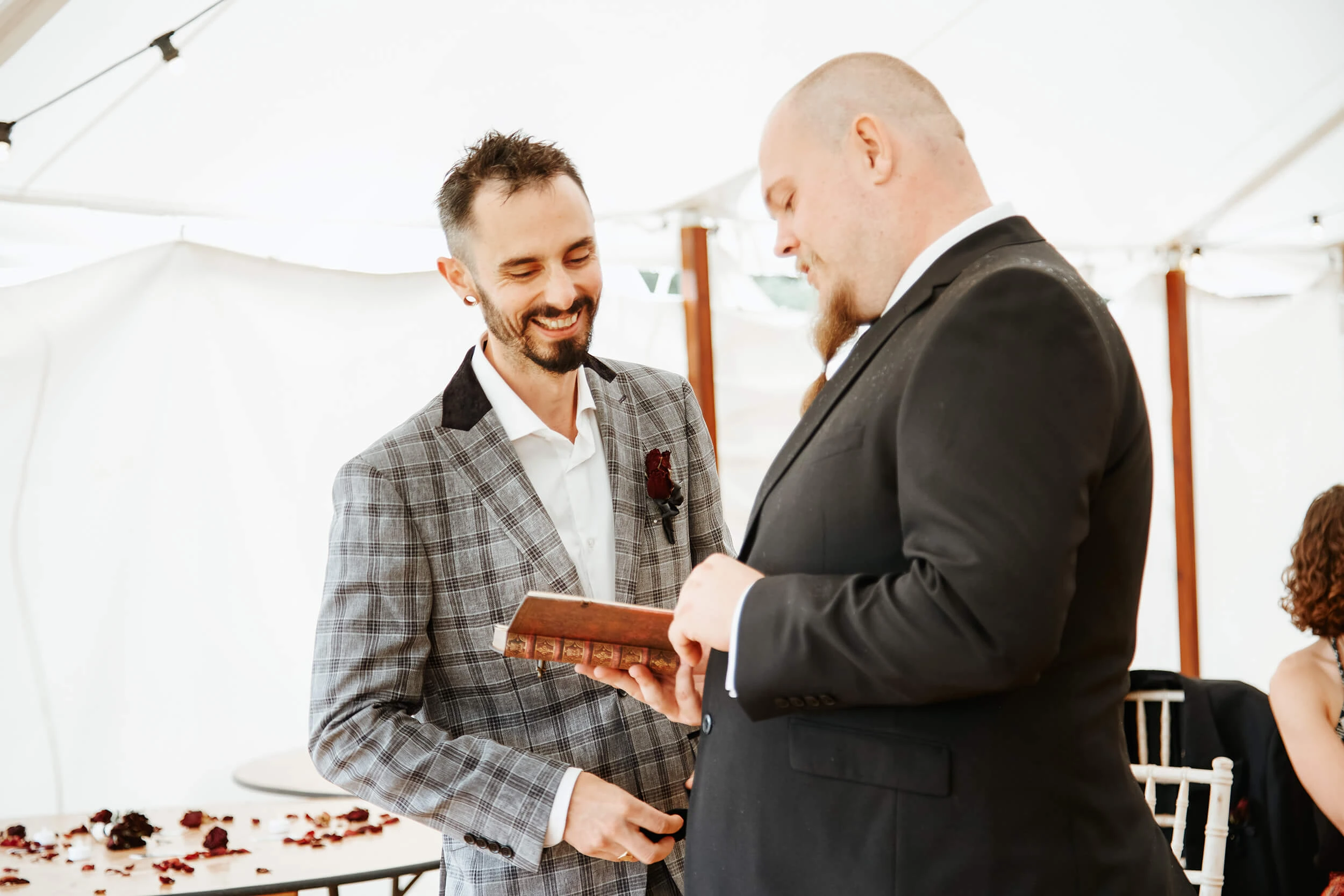 Boho_Gothic_Romantic_Relaxed_Alternative_Wedding_Photographer_In_Suffolk_Kezia_Tan