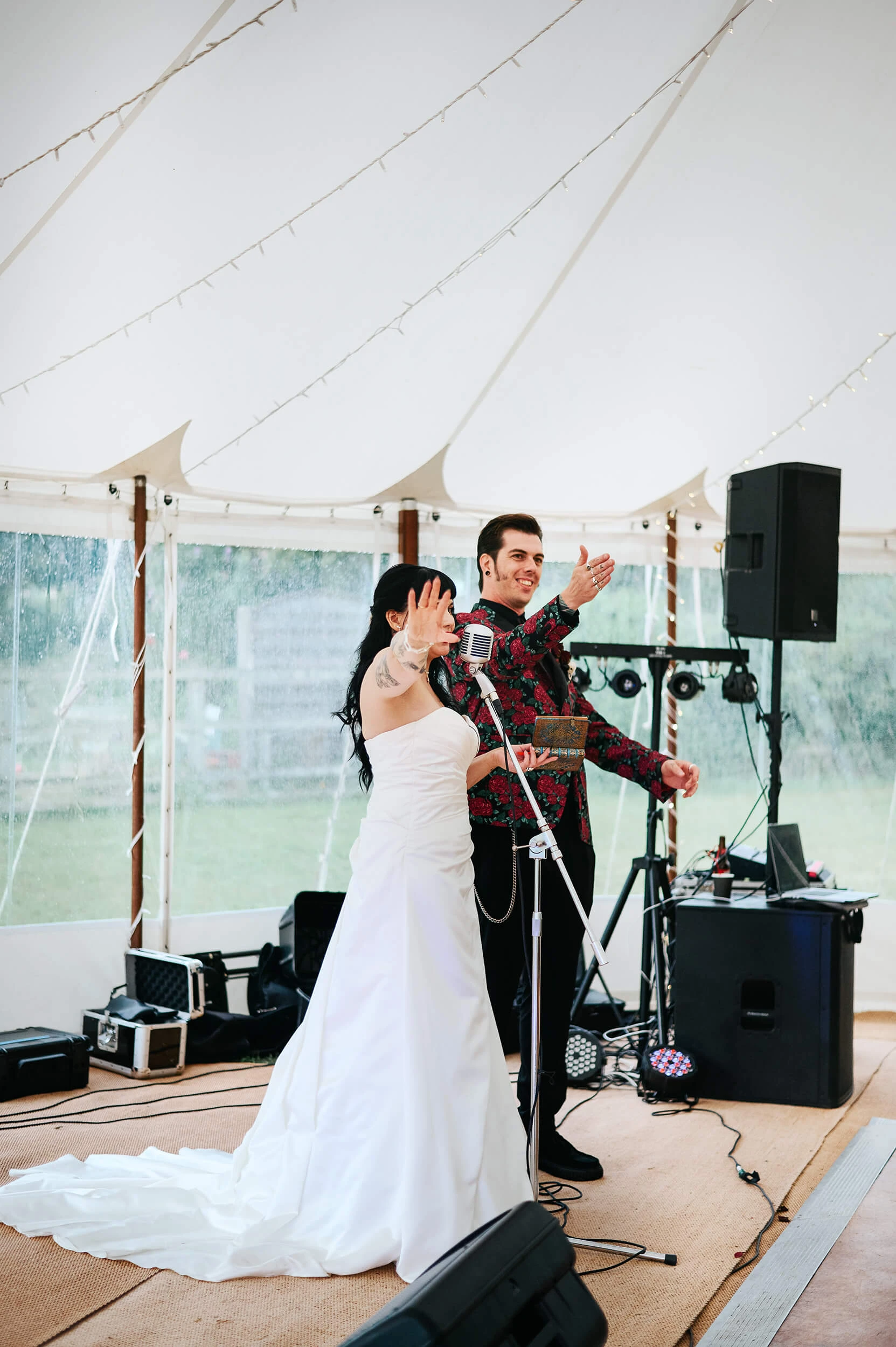 Boho_Gothic_Romantic_Relaxed_Alternative_Wedding_Photographer_In_Suffolk_Kezia_Tan