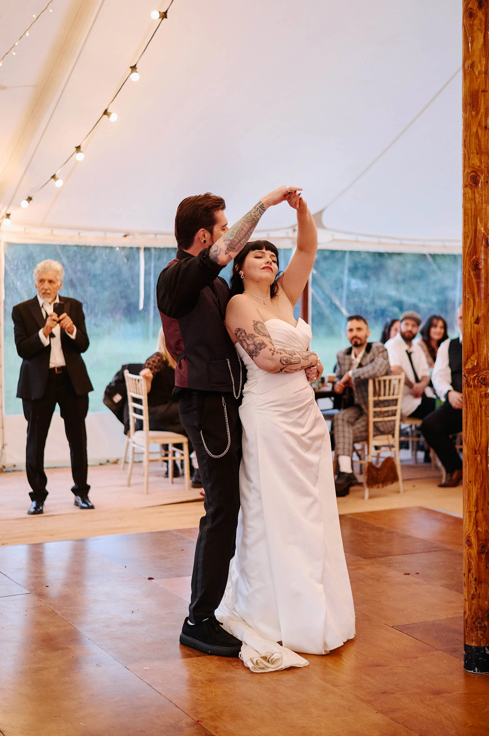 Boho_Gothic_Romantic_Relaxed_Alternative_Wedding_Photographer_In_Suffolk_Kezia_Tan