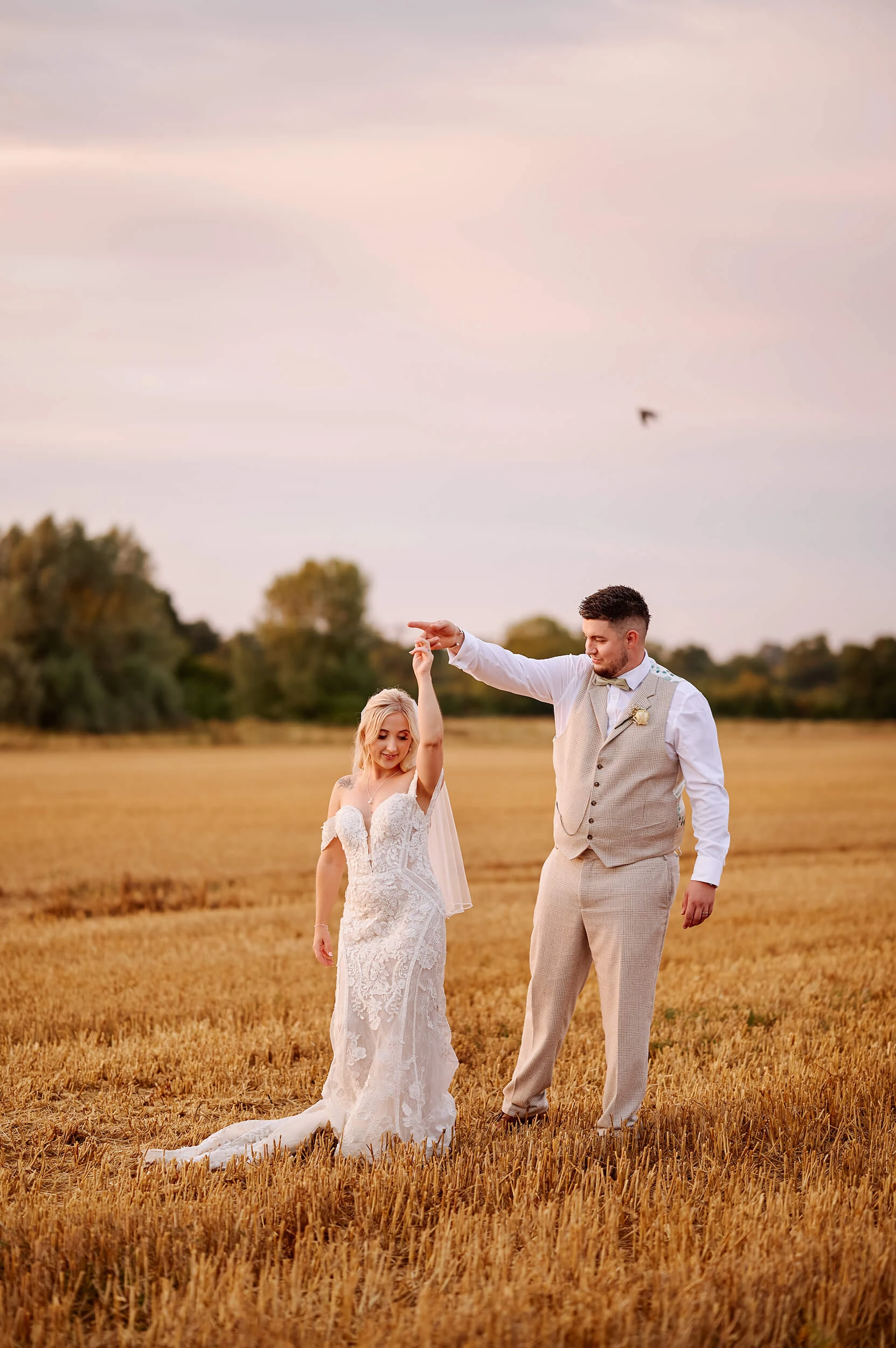 suffolk-barn-wedding-alternative-creative-photographer