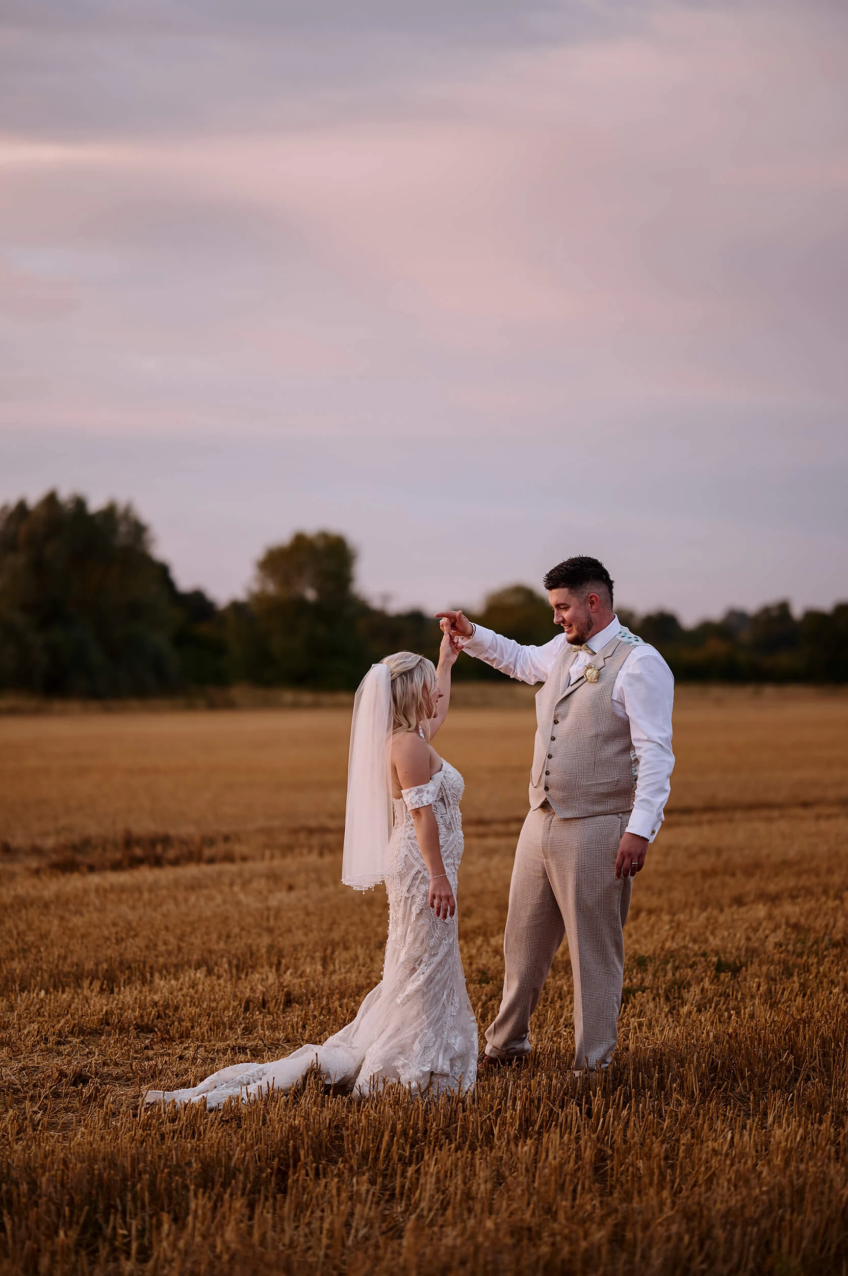 suffolk-barn-wedding-alternative-creative-photographer