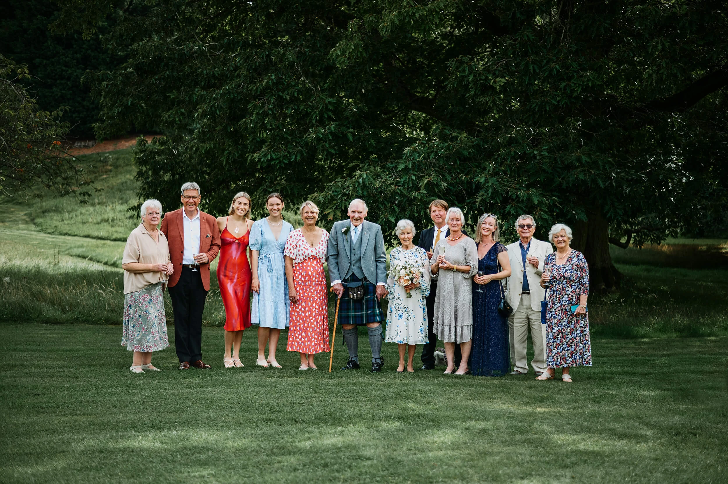 female-wedding-photographer-london-editorial-documentary-group-photo