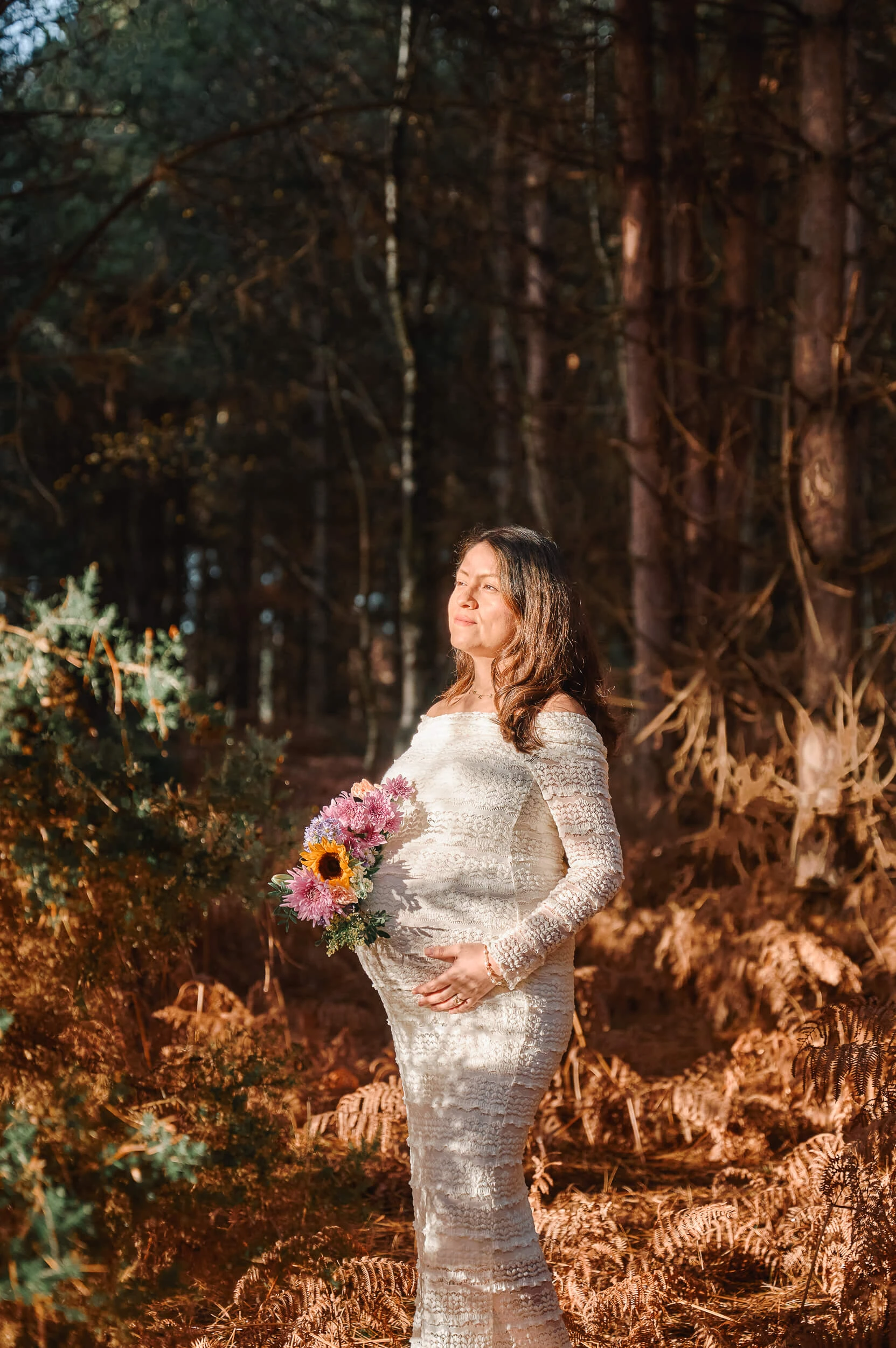 pregnancy photography outdoors in winter sun