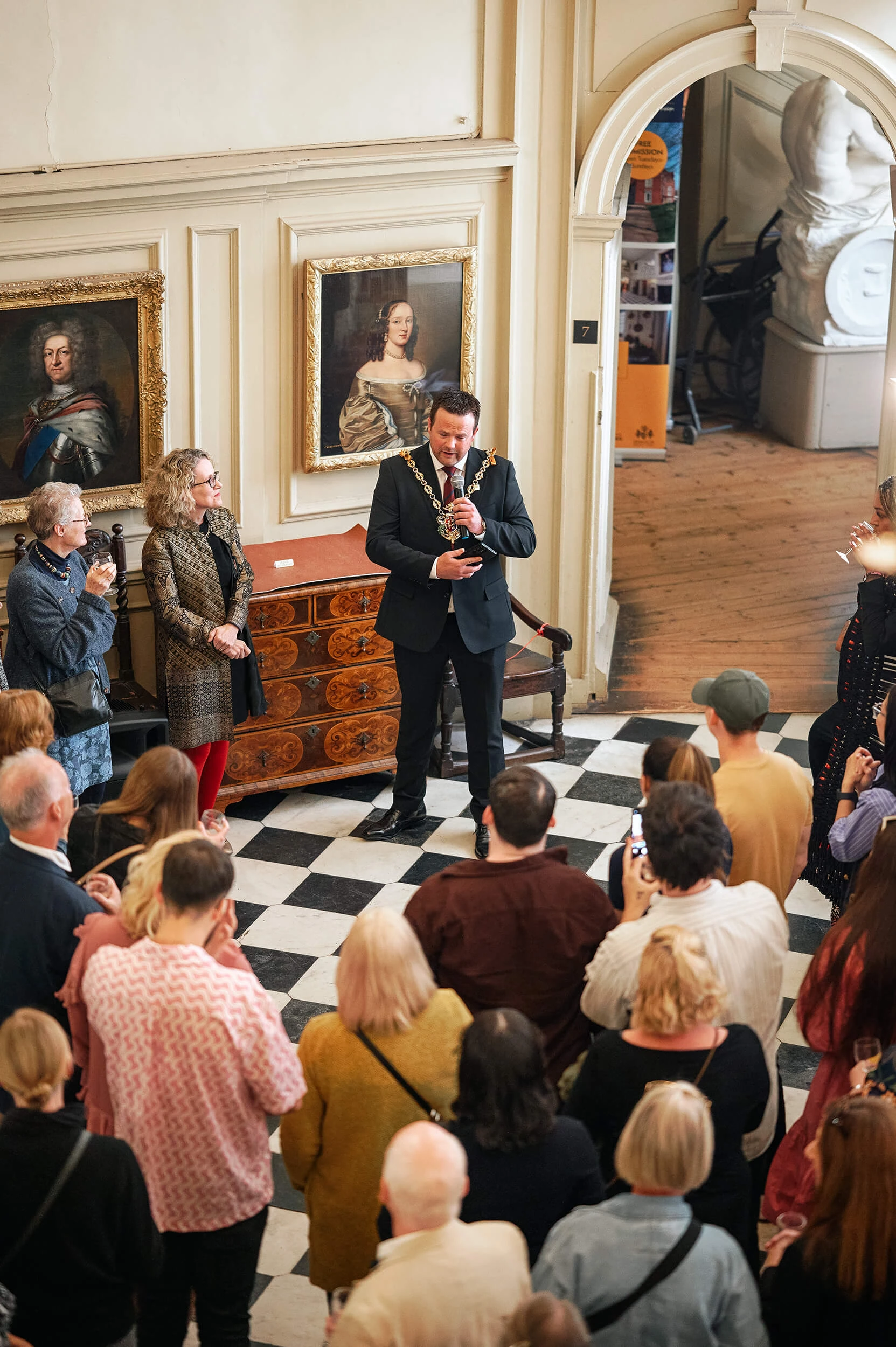 ipswich-mansion-event-photographer-suffolk-lily-hammond-uwu-studio-