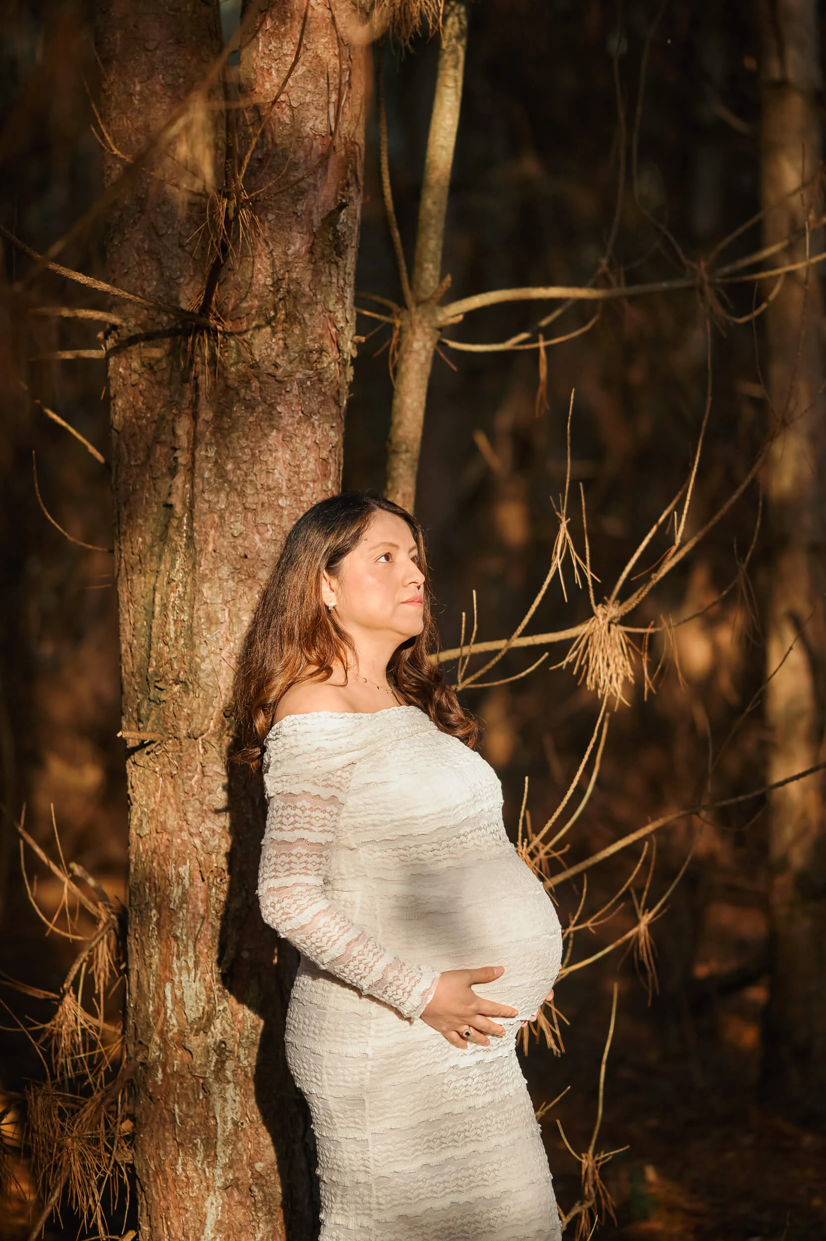 natural maternity photoshoot outdoors