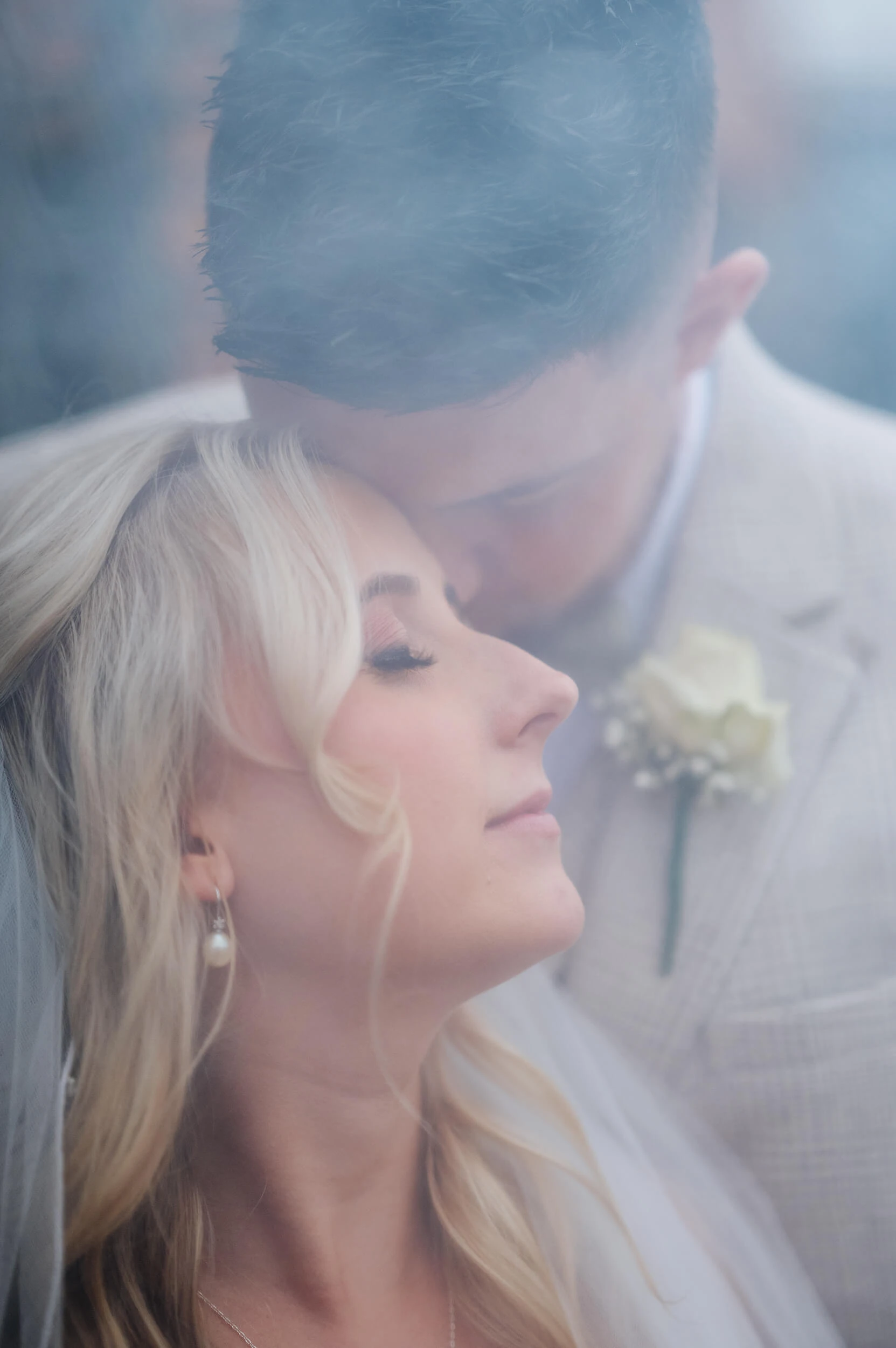 alternative-countryside-barn-wedding-in-suffolk-photograhper-