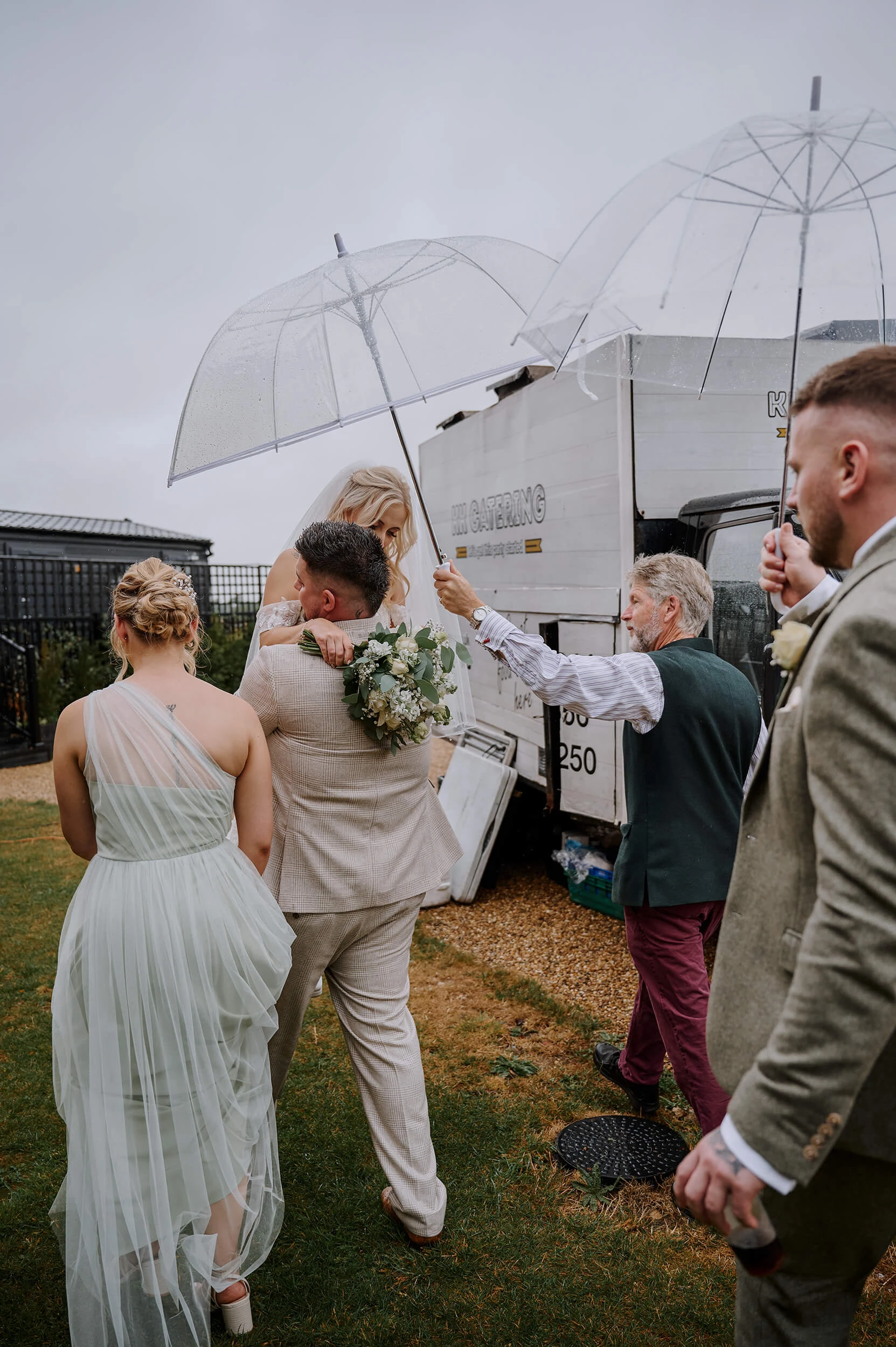 alternative-countryside-barn-wedding-in-suffolk-photograhper-