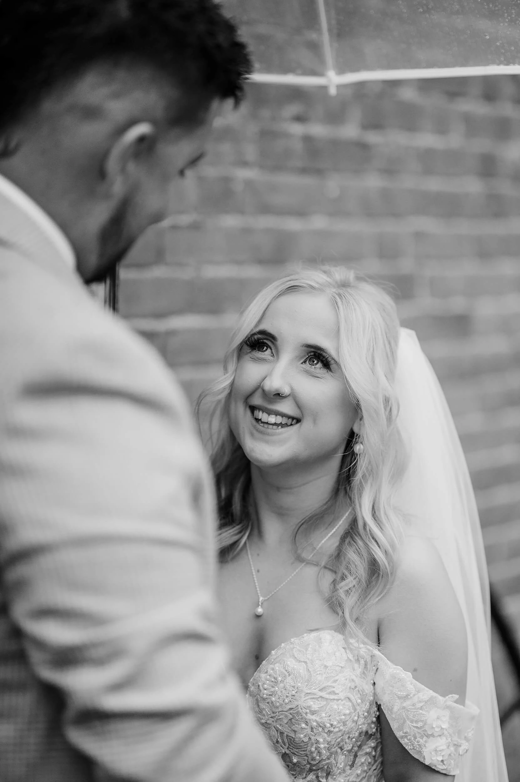 alternative-countryside-barn-wedding-in-suffolk-photograhper-