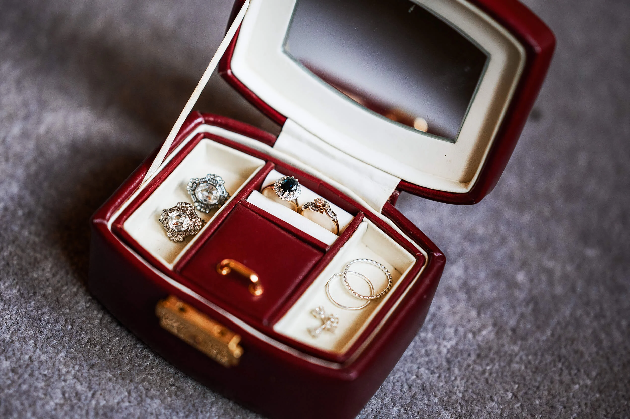 Boho_Gothic_Romantic_Relaxed_Alternative_Wedding_Photographer_In_Suffolk_Kezia_Tan