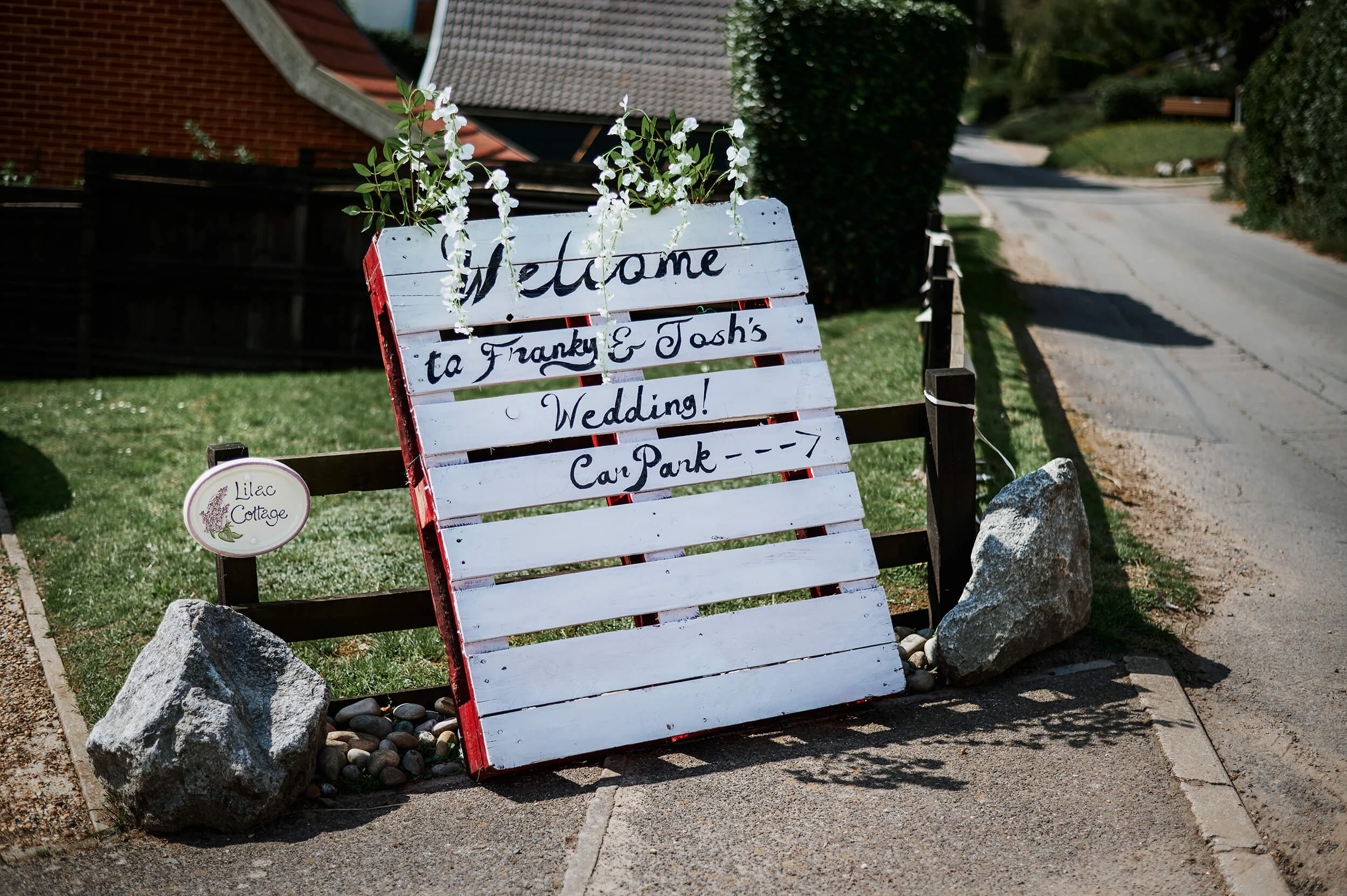 Boho_Gothic_Romantic_Relaxed_Alternative_Wedding_Photographer_In_Suffolk_Kezia_Tan
