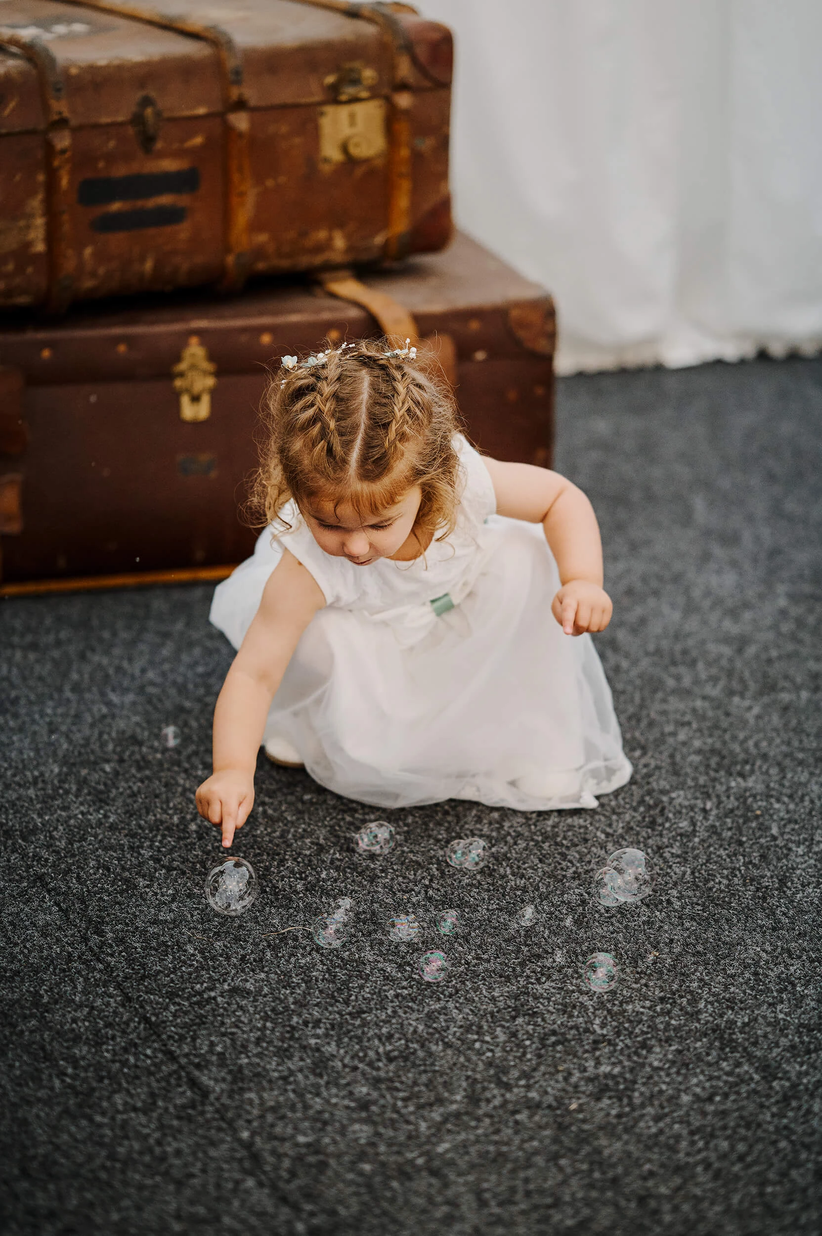 alternative-countryside-barn-wedding-in-suffolk-photograhper-