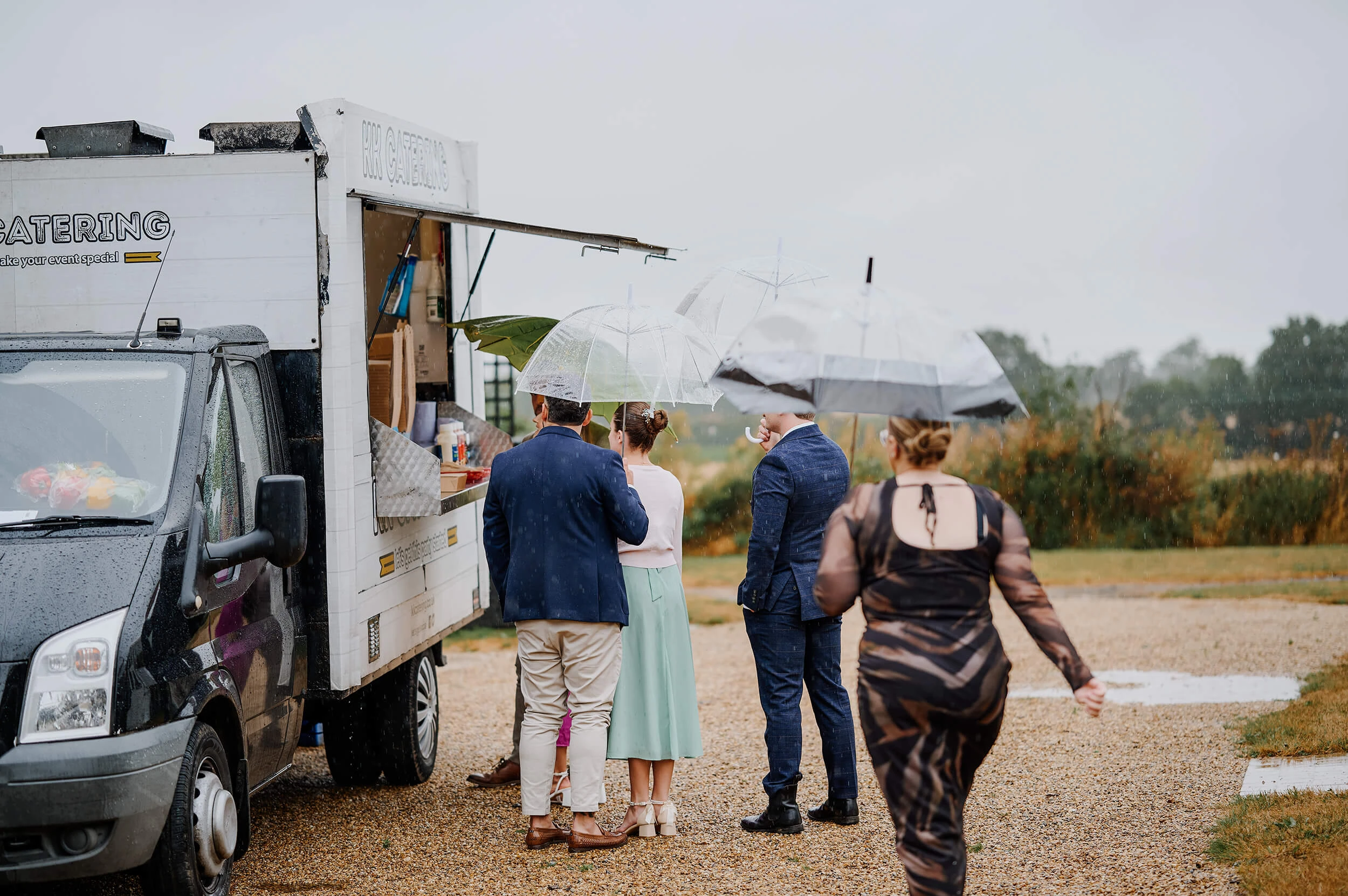 alternative-countryside-barn-wedding-in-suffolk-photograhper-