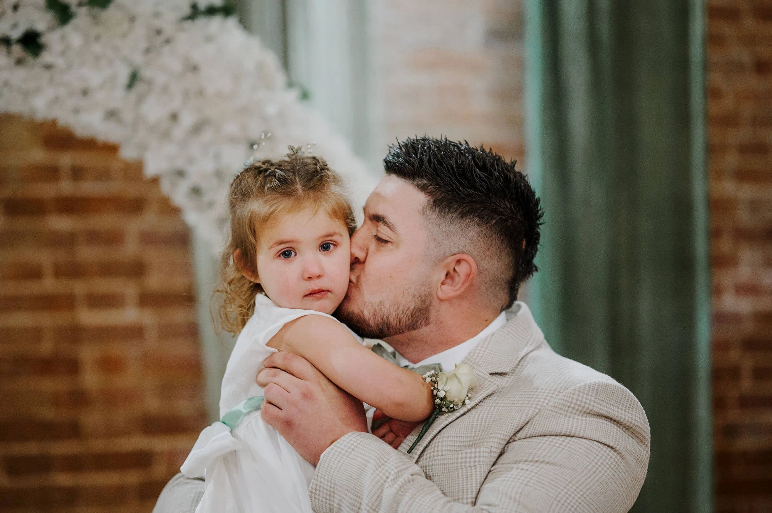 alternative-countryside-wedding-in-suffolk-photograhper-