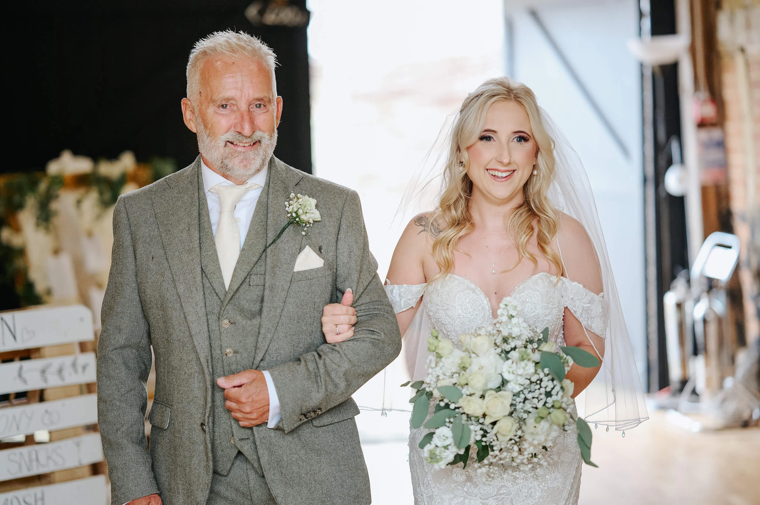 alternative-countryside-wedding-in-suffolk-photograhper-