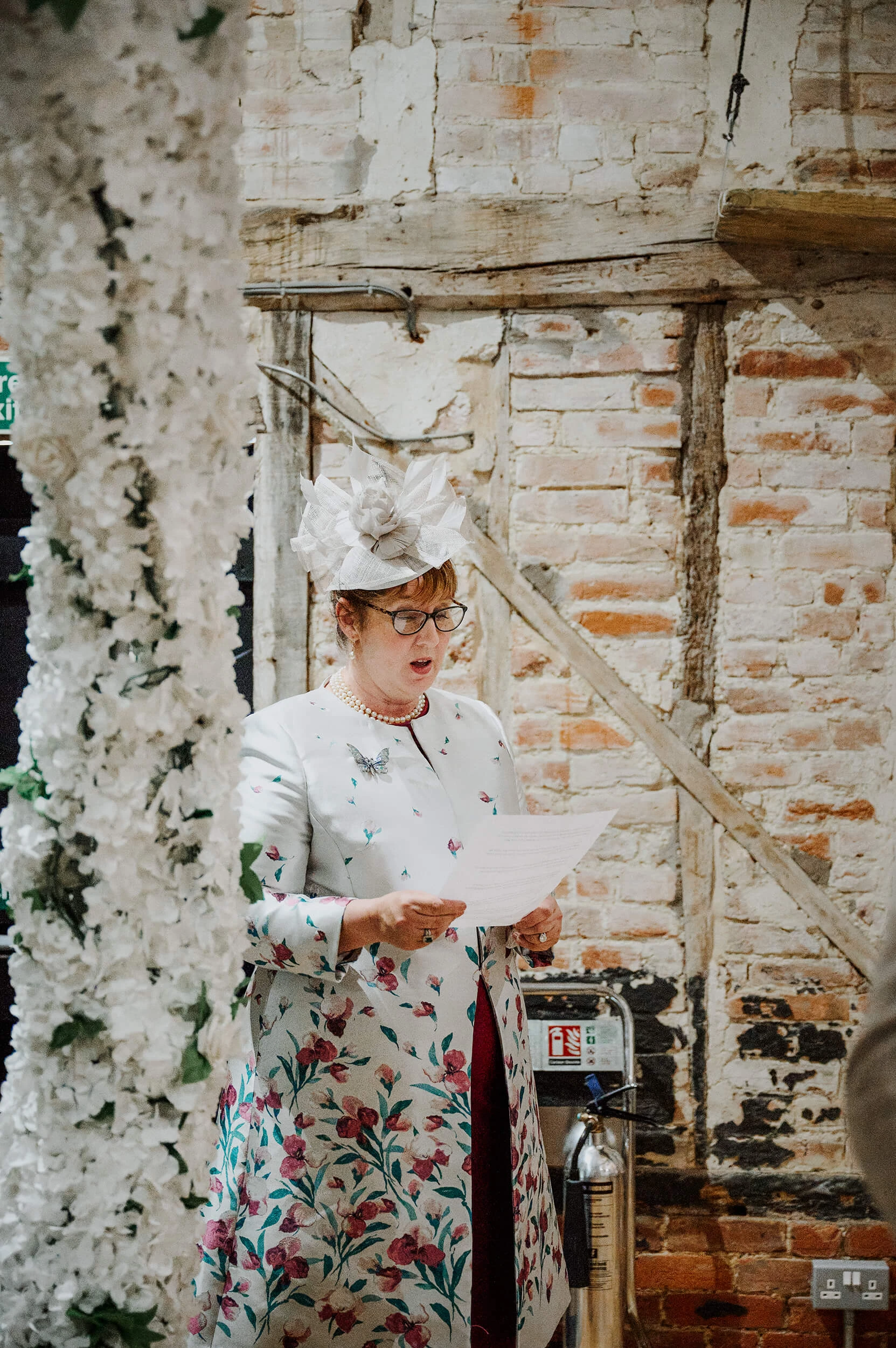 alternative-countryside-barn-wedding-in-suffolk-photograhper-