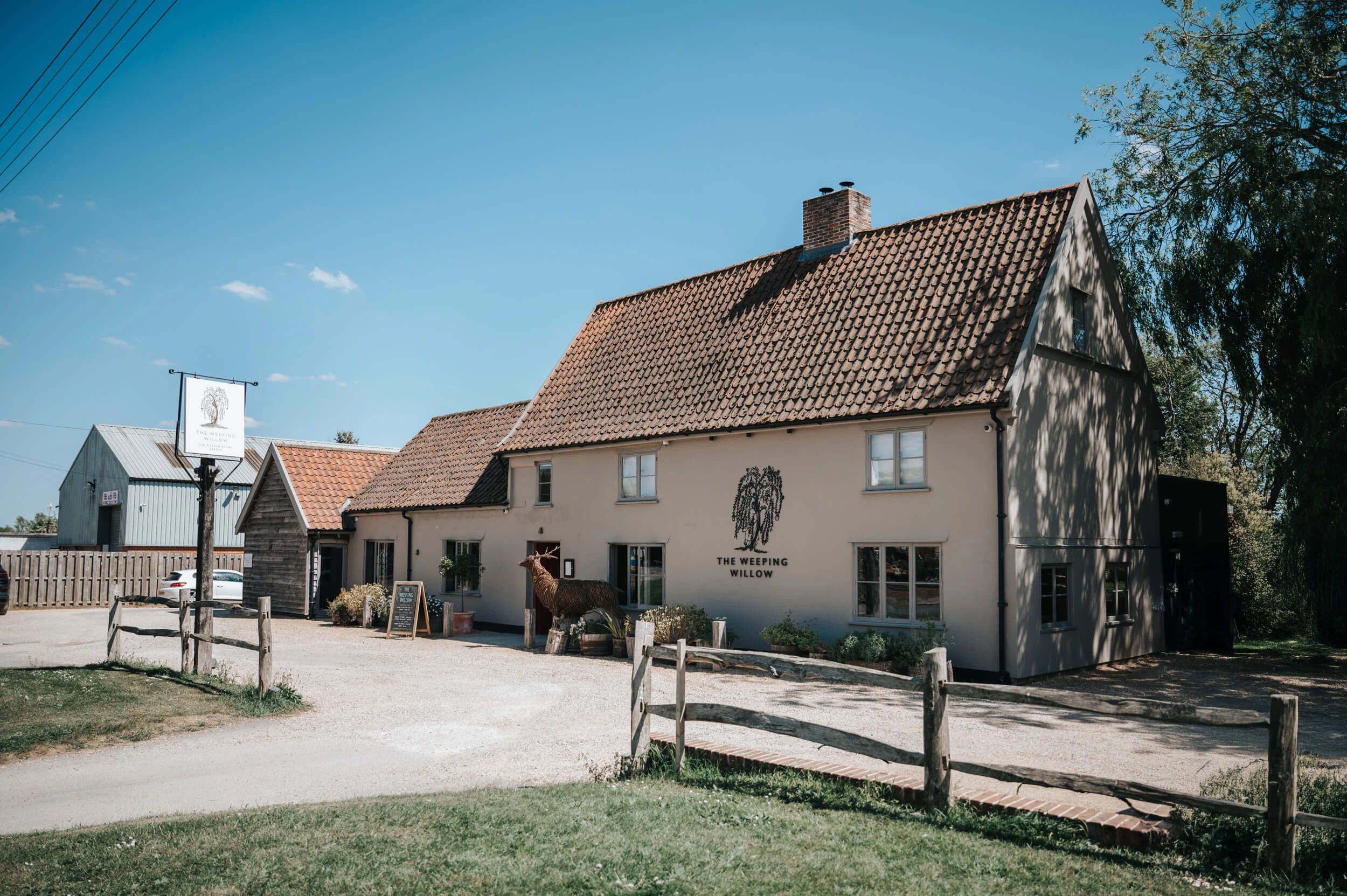 intimate-micro-wedding-reception-pub-barrow-suffolk