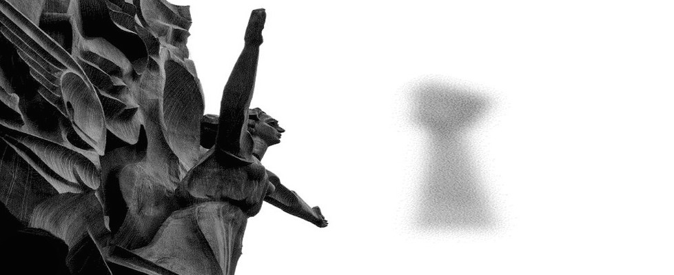 r478-bw-angel-left.jpg