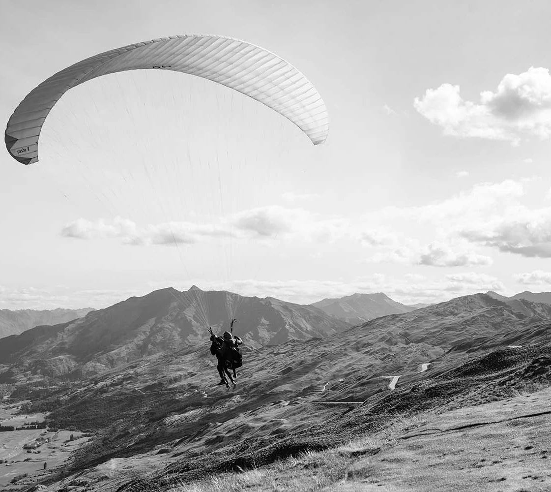 1870112110003919-1-small-43-r1422-parachute-bw-16529534826965-17788263847744.jpg