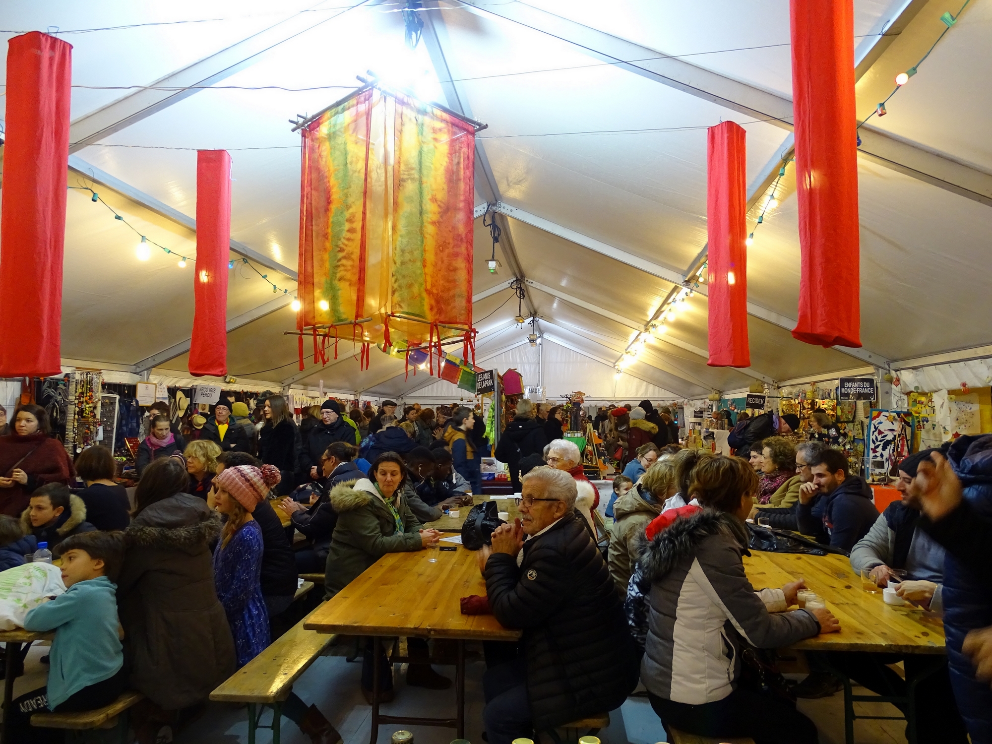 Chapiteau 1583-mso-1jpg.jpg