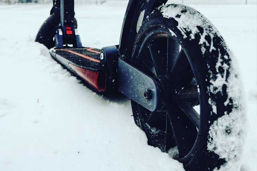 6637-xe-dien-truot-ninebot-electric-scooter-winter.jpg