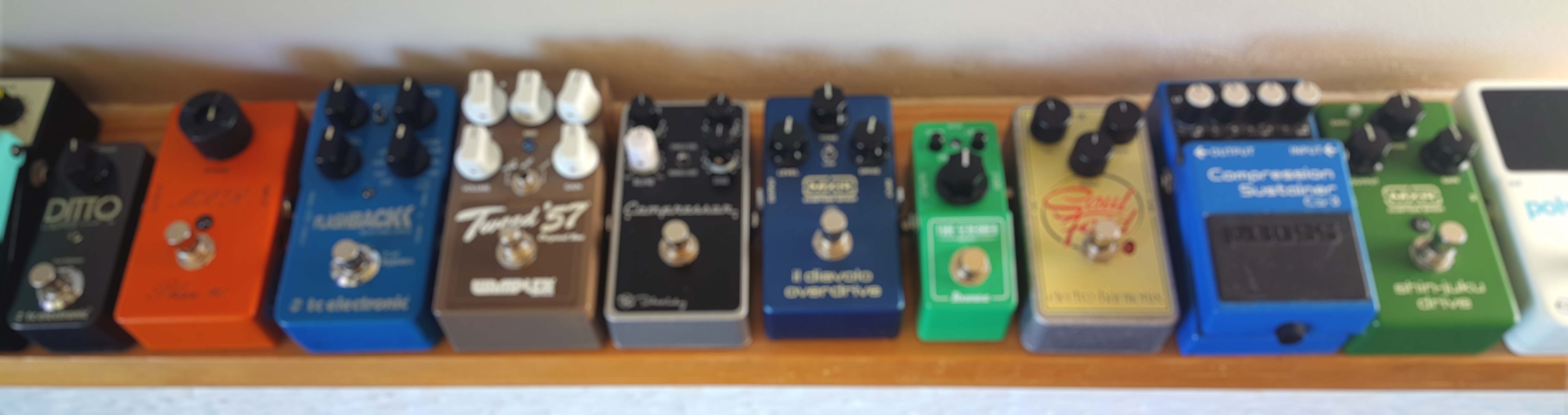 r77-lineofpedals.jpg