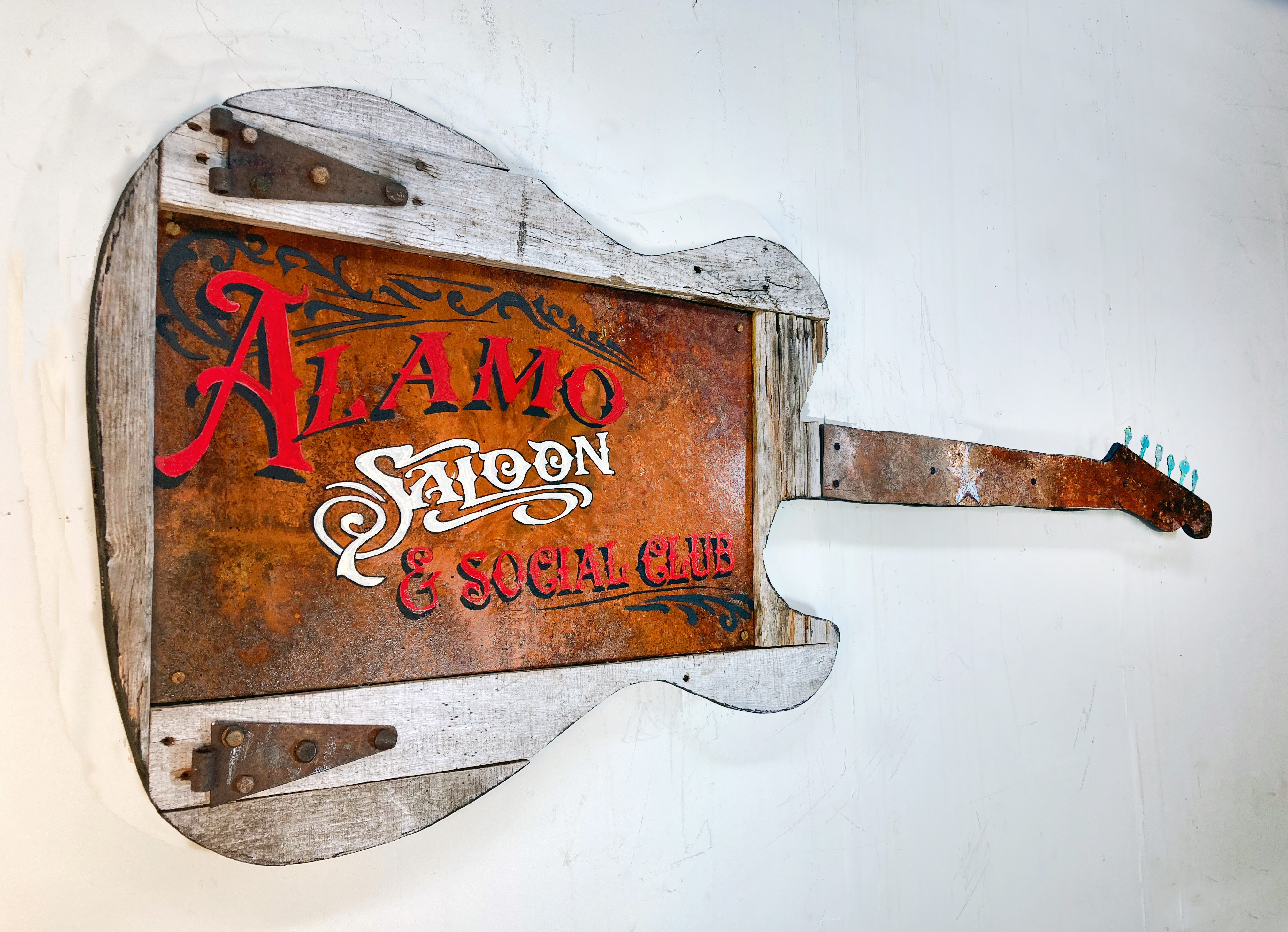 339-alamo-saloon-sign-left-17792020716122.jpg