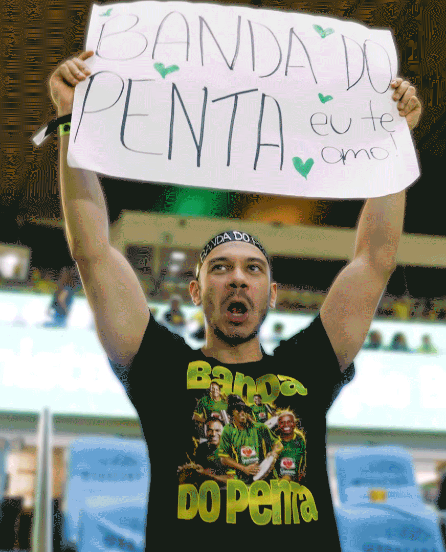 1280-torcida-17805347355252.gif