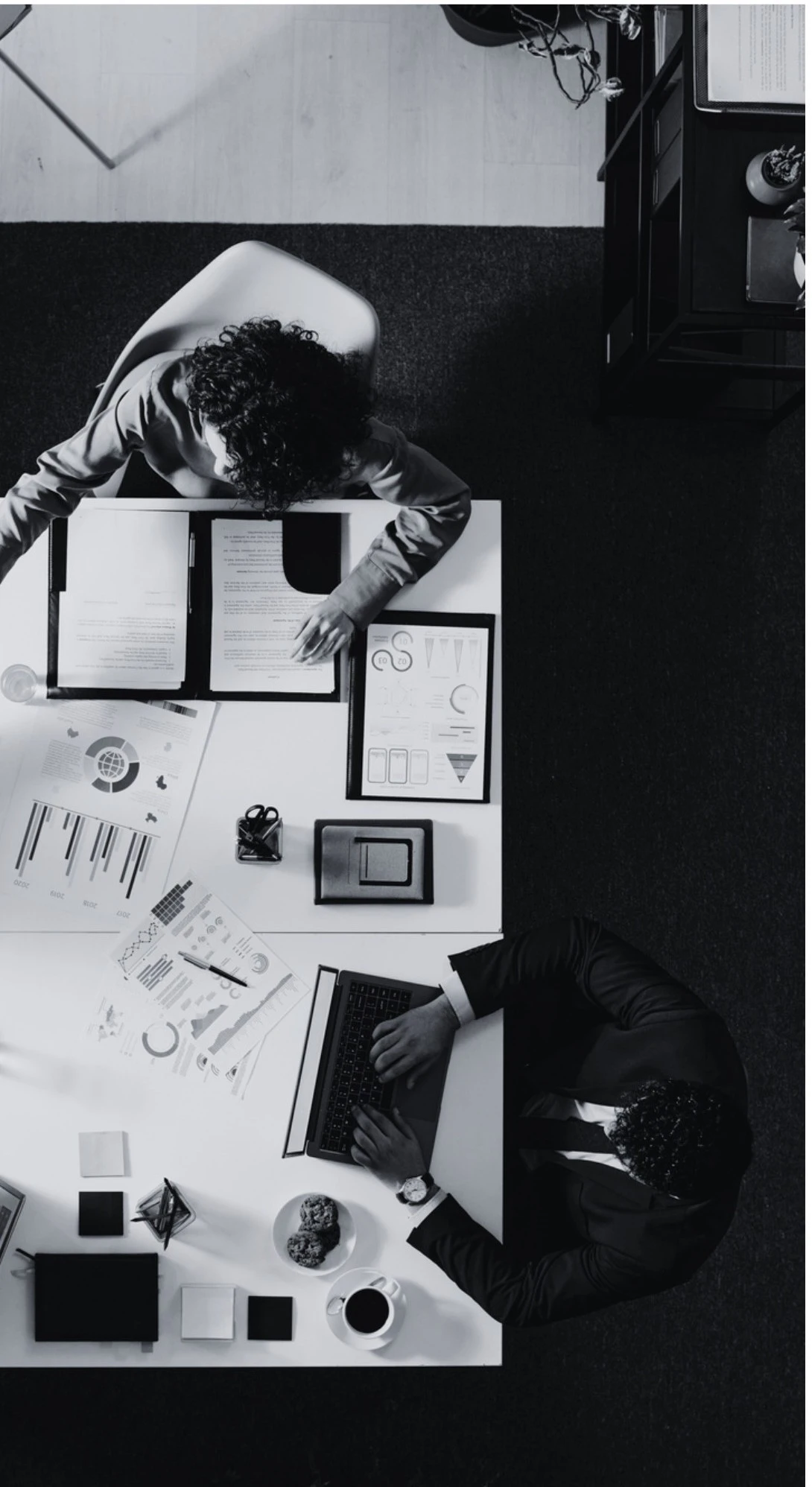 A picture of More Neighbours Toronto volunteers on a snowy winter day in the distillery district.