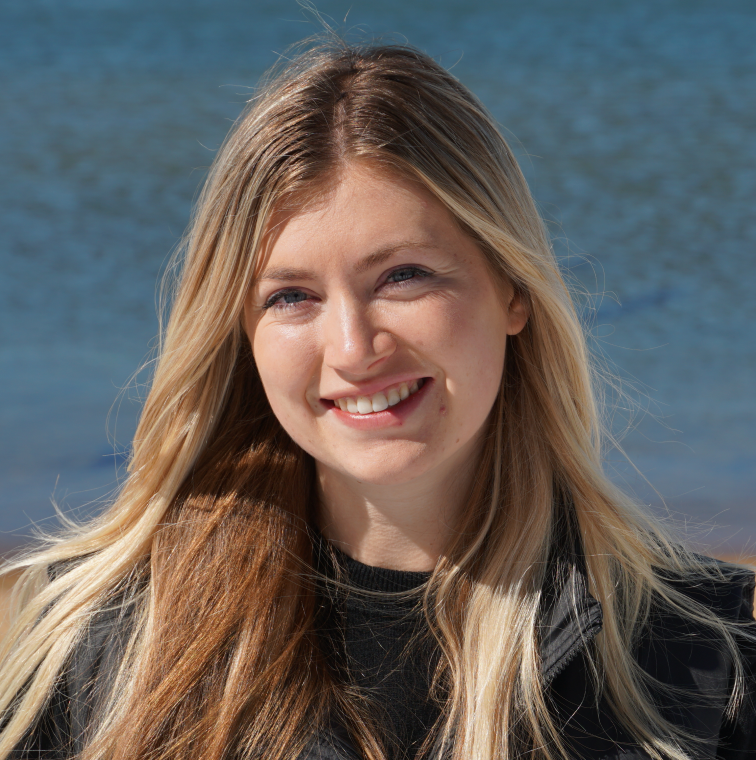 0217567601535-lindsay-crop.png