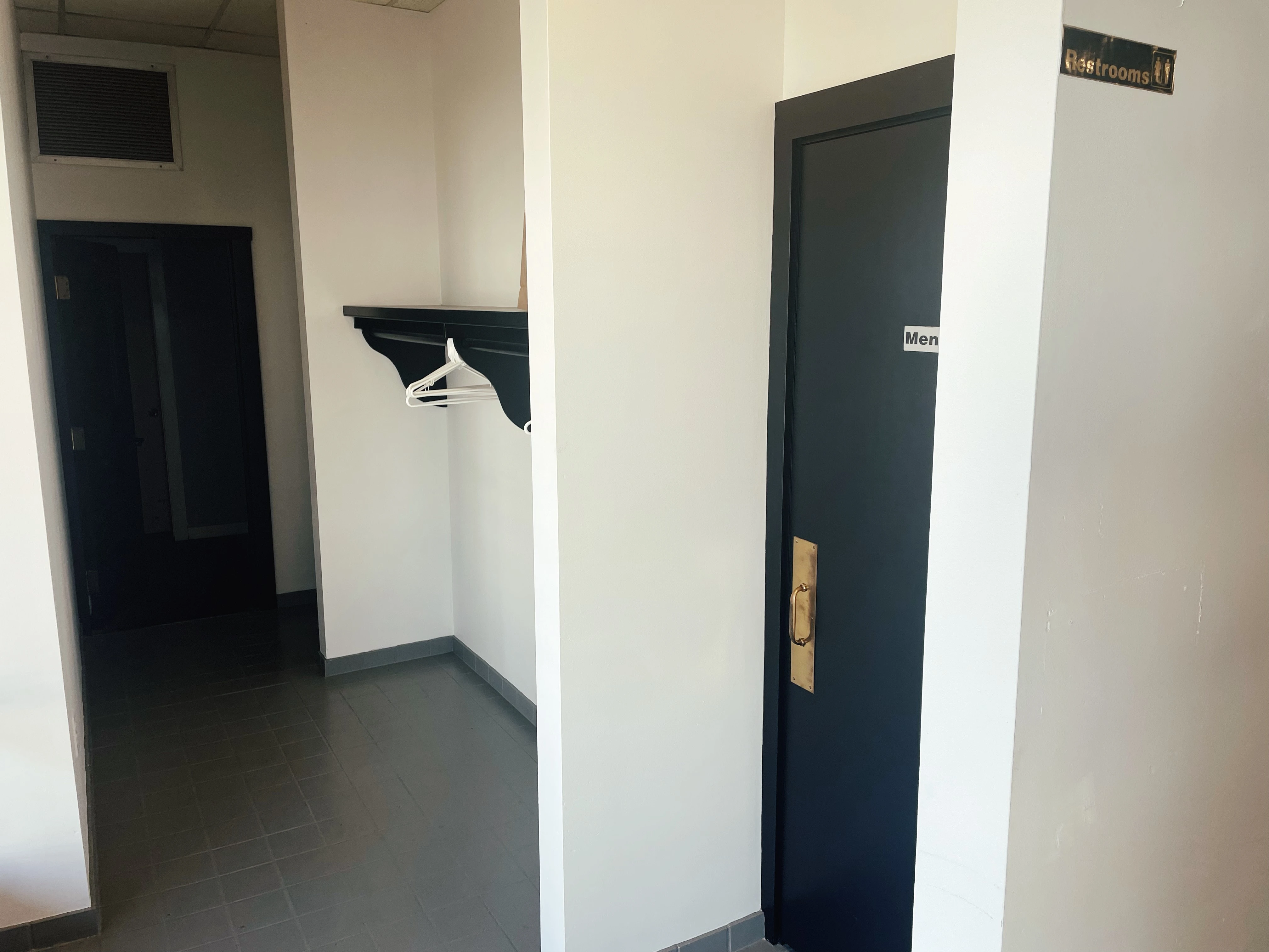 251-inside7-17465869236376.jpg