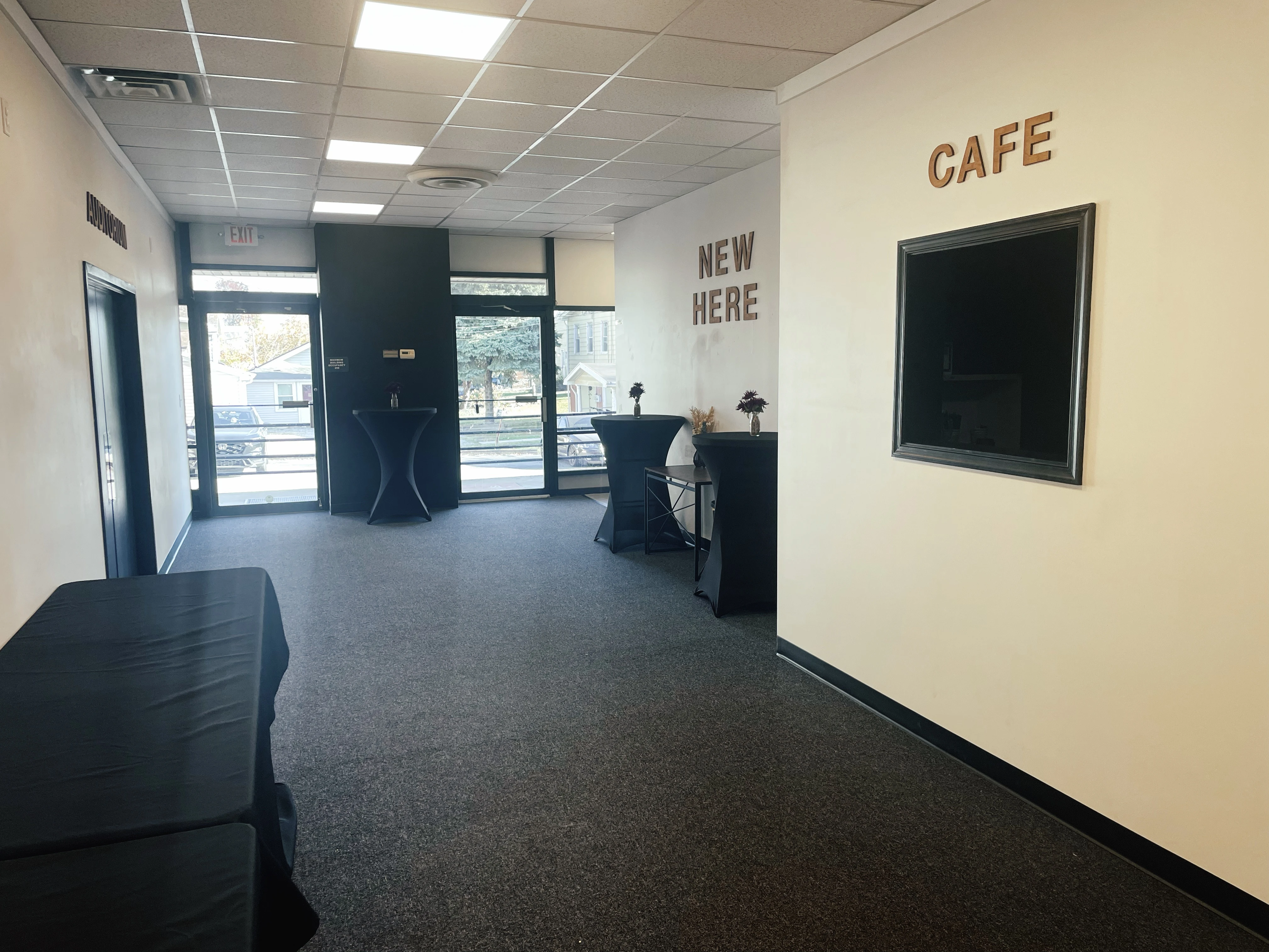 251-lobby3-17465869367941.jpg