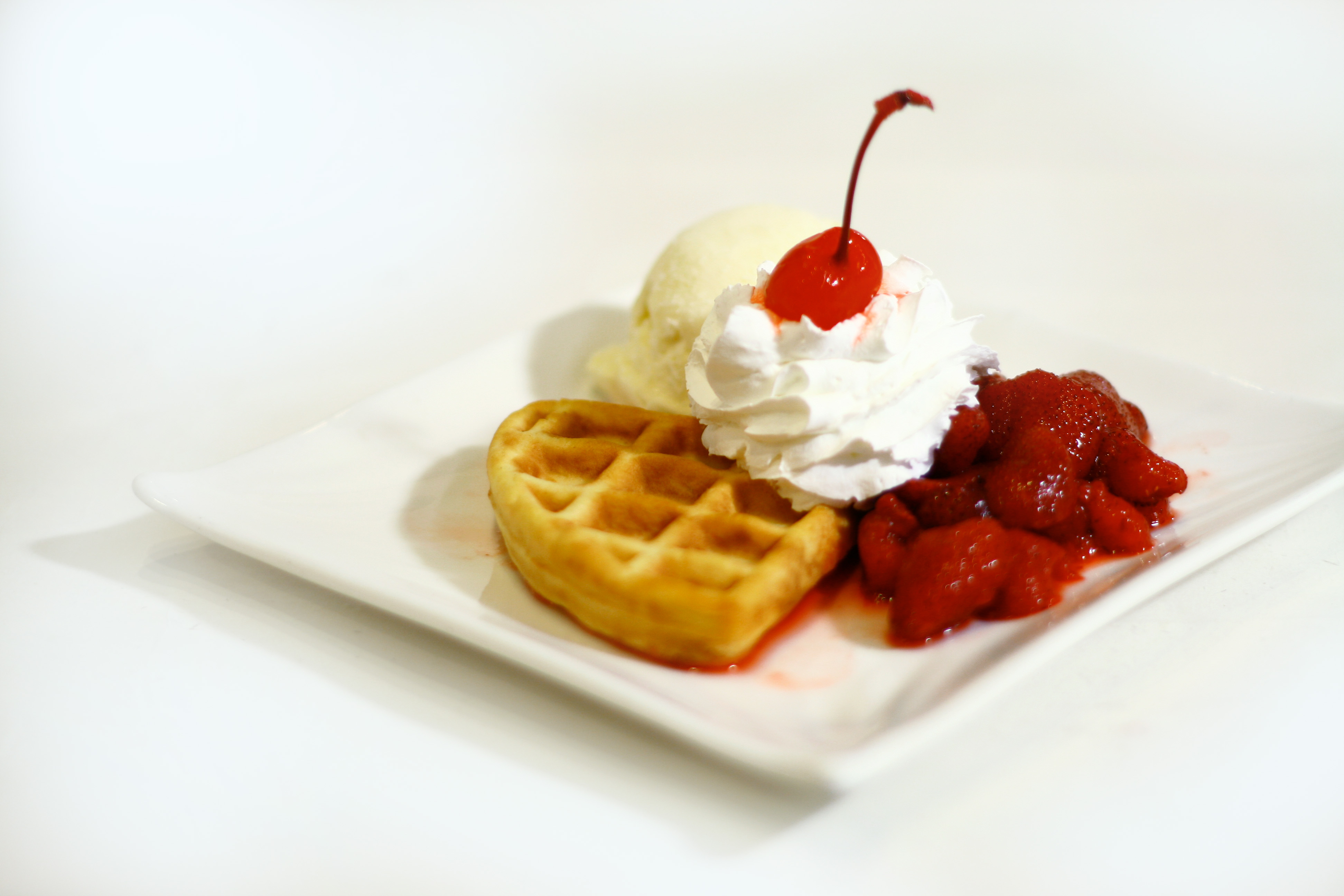 349-hot-waffle-strawberries-15885544766893.jpg