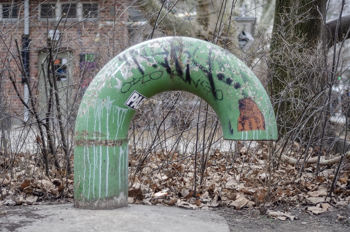  An image from the photographic series Pipe Dreams by Piero Serra