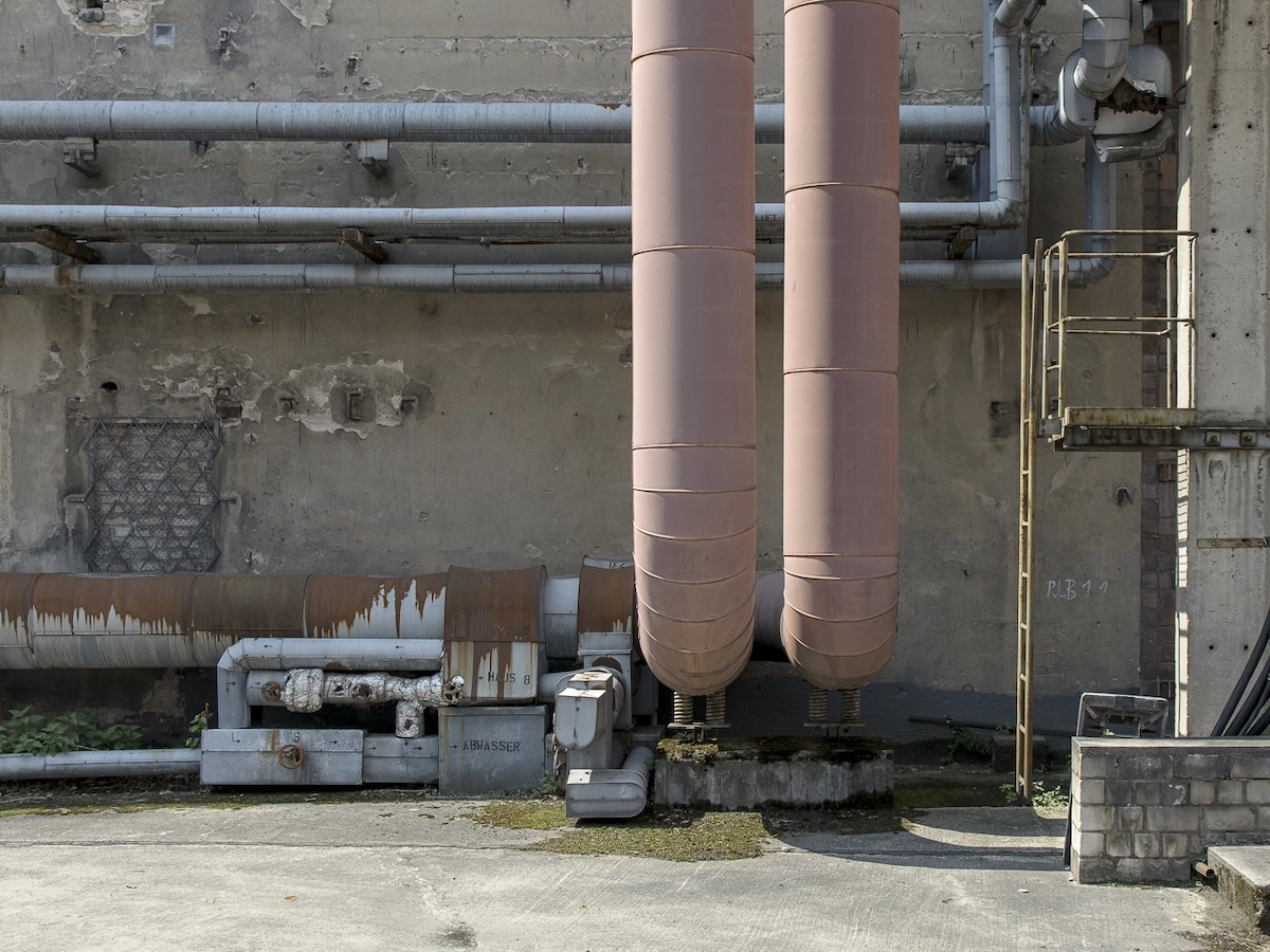  An image from the photographic series Pipe Dreams by Piero Serra