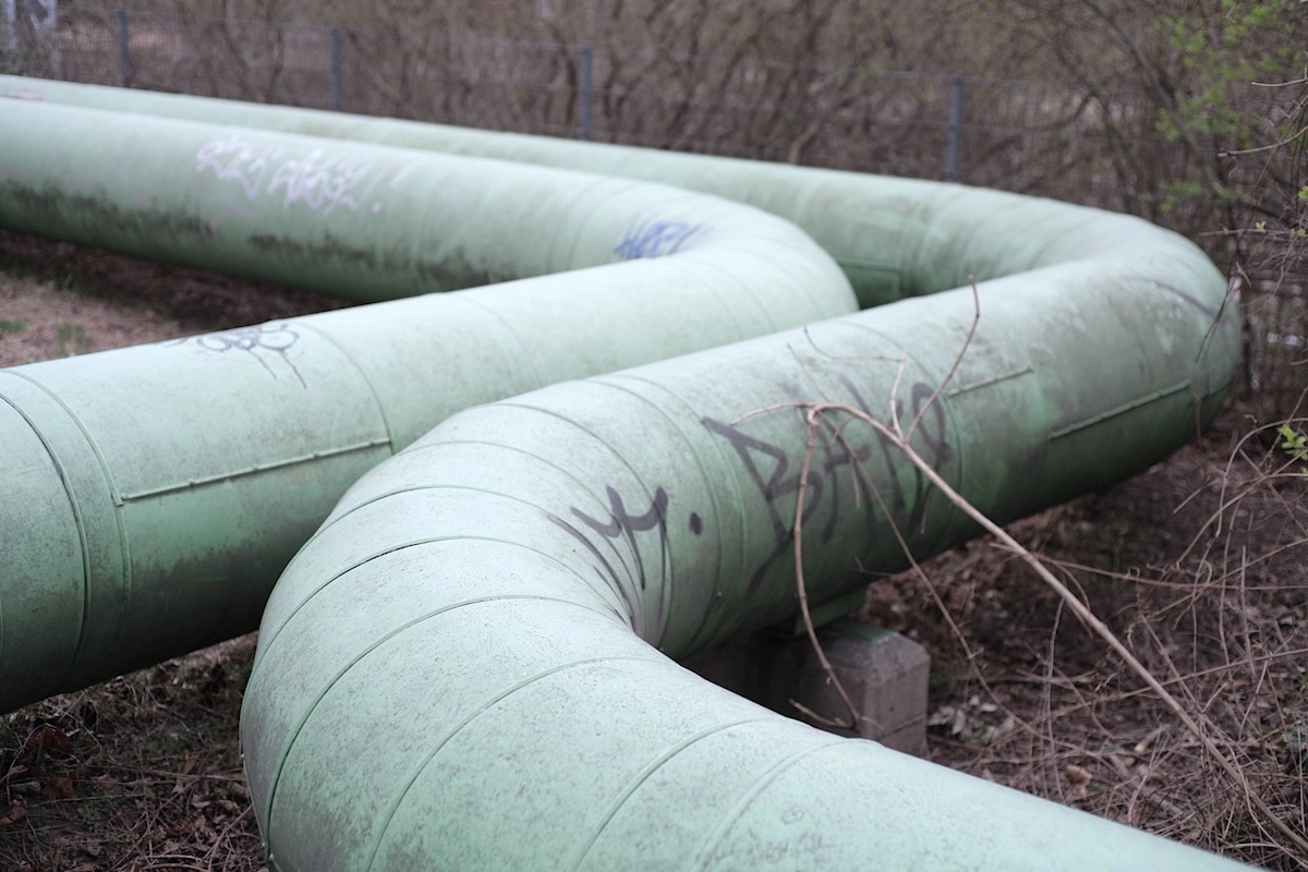  An image from the photographic series Pipe Dreams by Piero Serra
